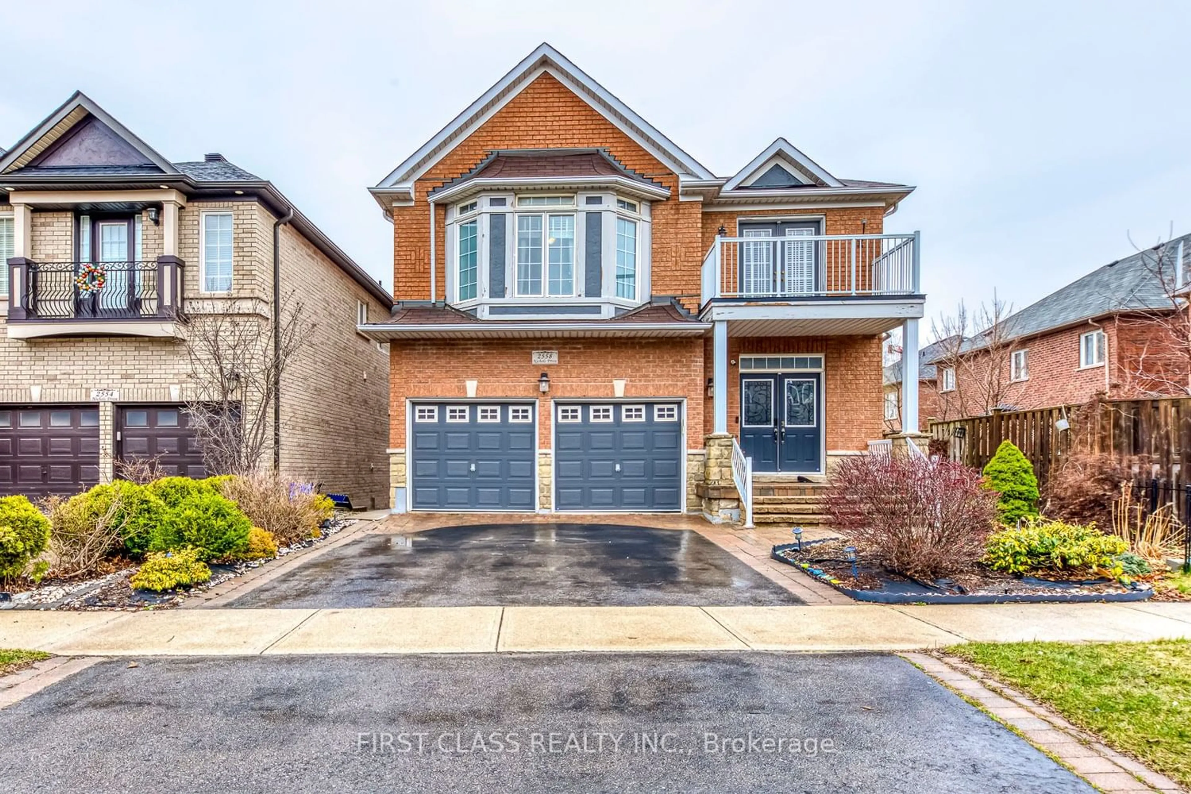 Home with brick exterior material for 2558 Nichols Dr, Oakville Ontario L6H 7L3