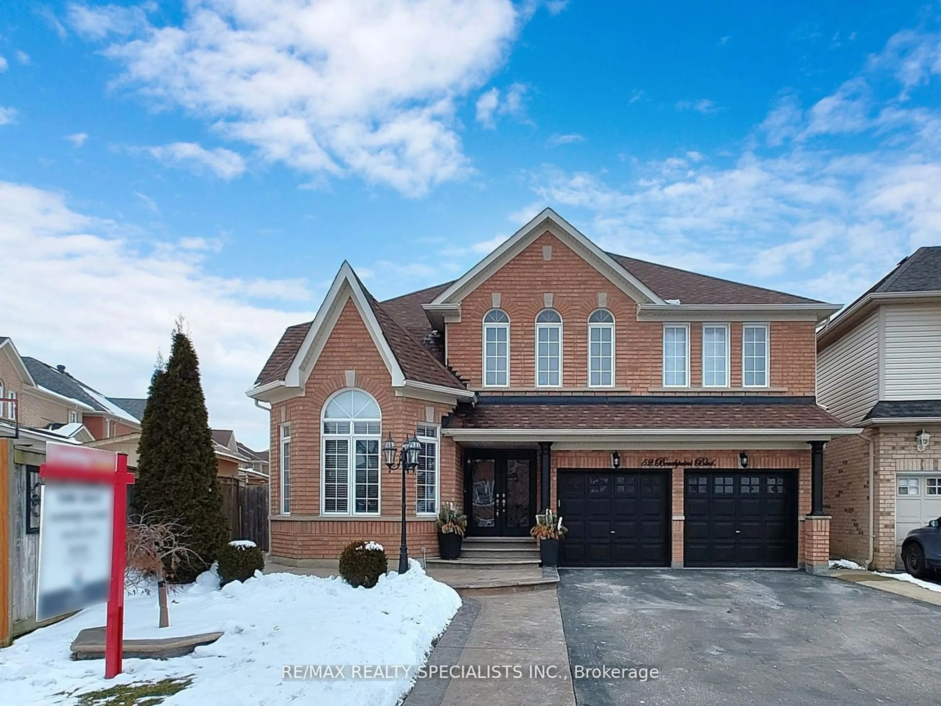 Home with brick exterior material for 52 Beachpoint Blvd, Brampton Ontario L7A 2T7