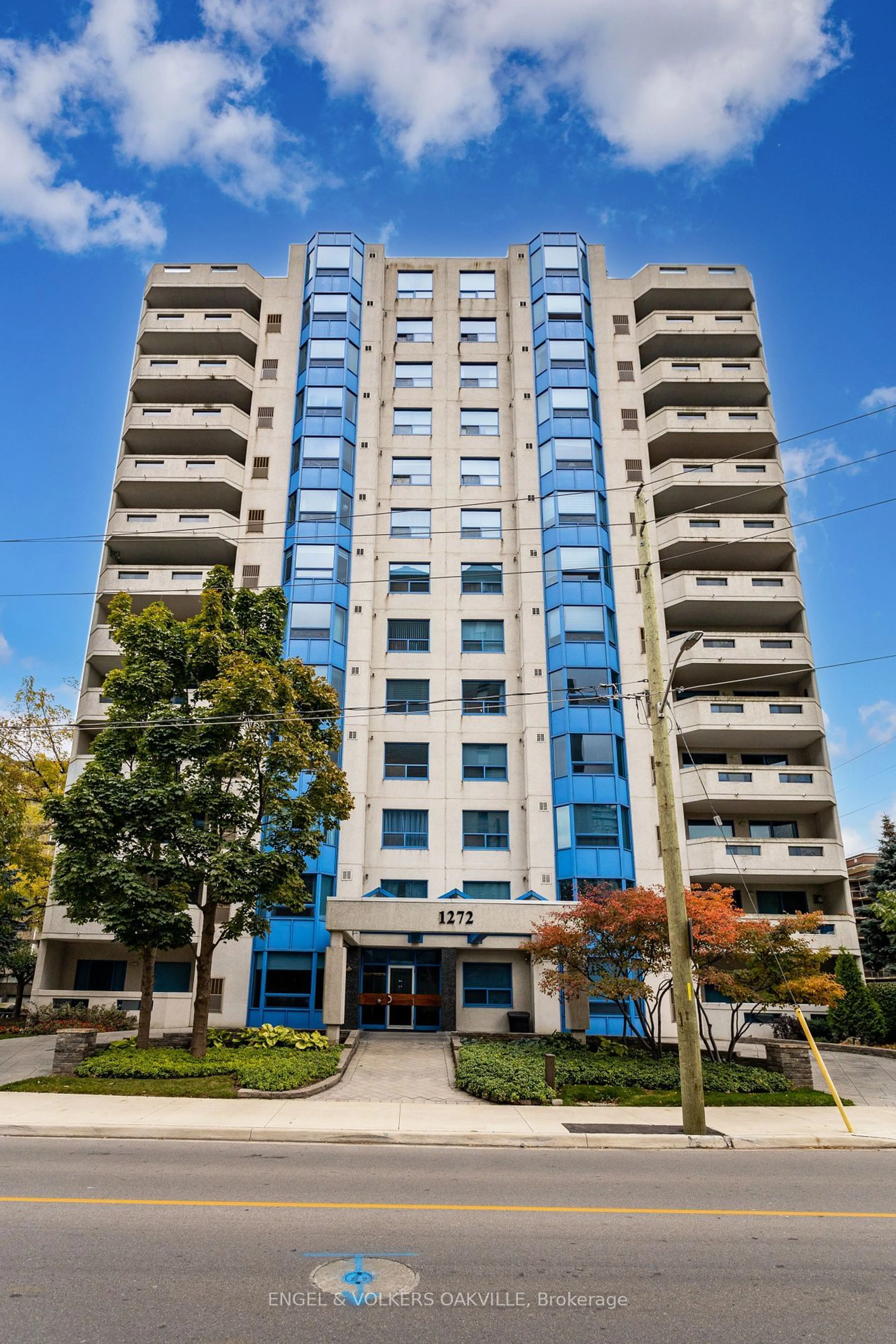 A pic from exterior of the house or condo for 1272 Ontario St #203, Burlington Ontario L7S 2L8
