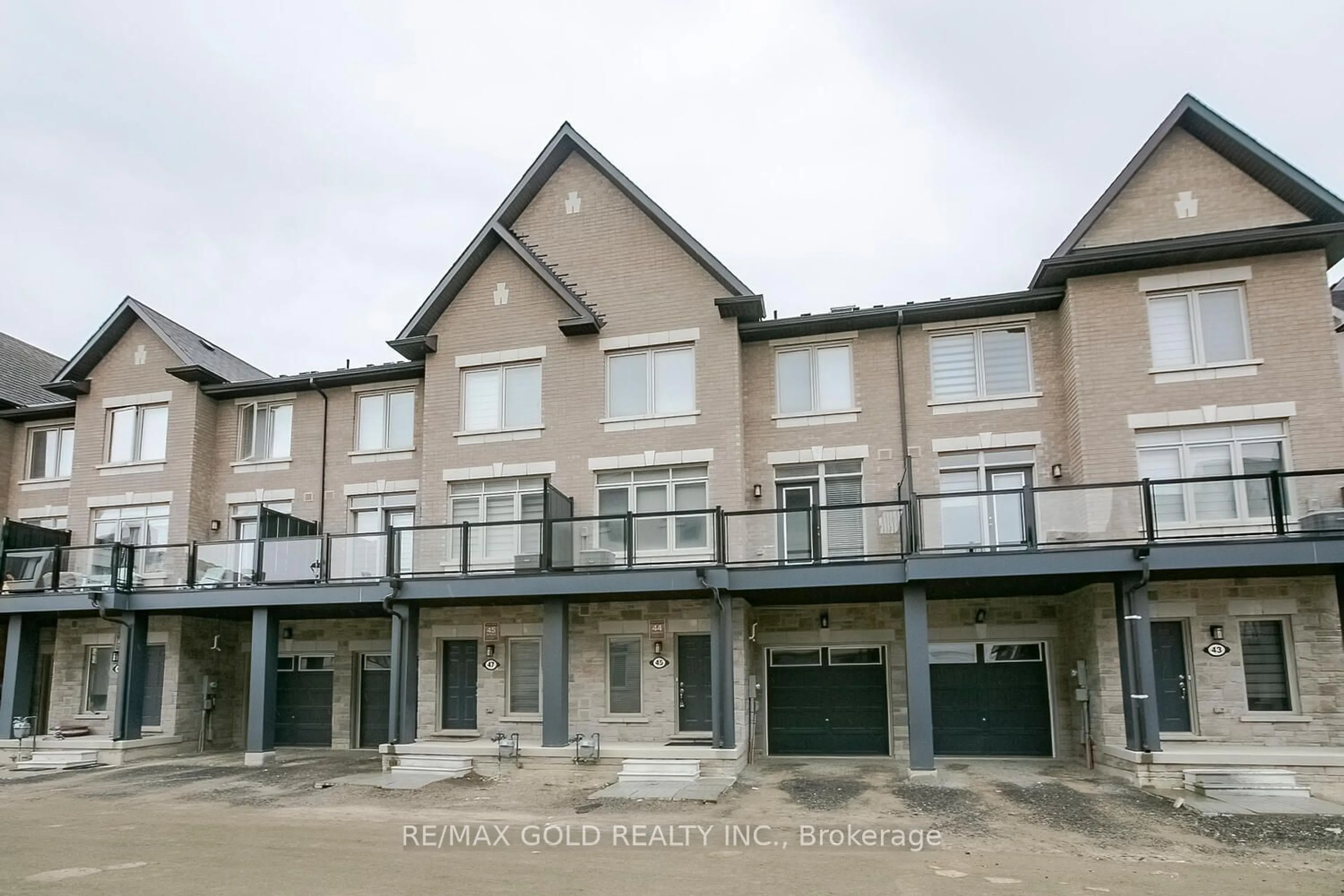 A pic from exterior of the house or condo for 45 Tiveron Ave, Caledon Ontario L7C 2H1
