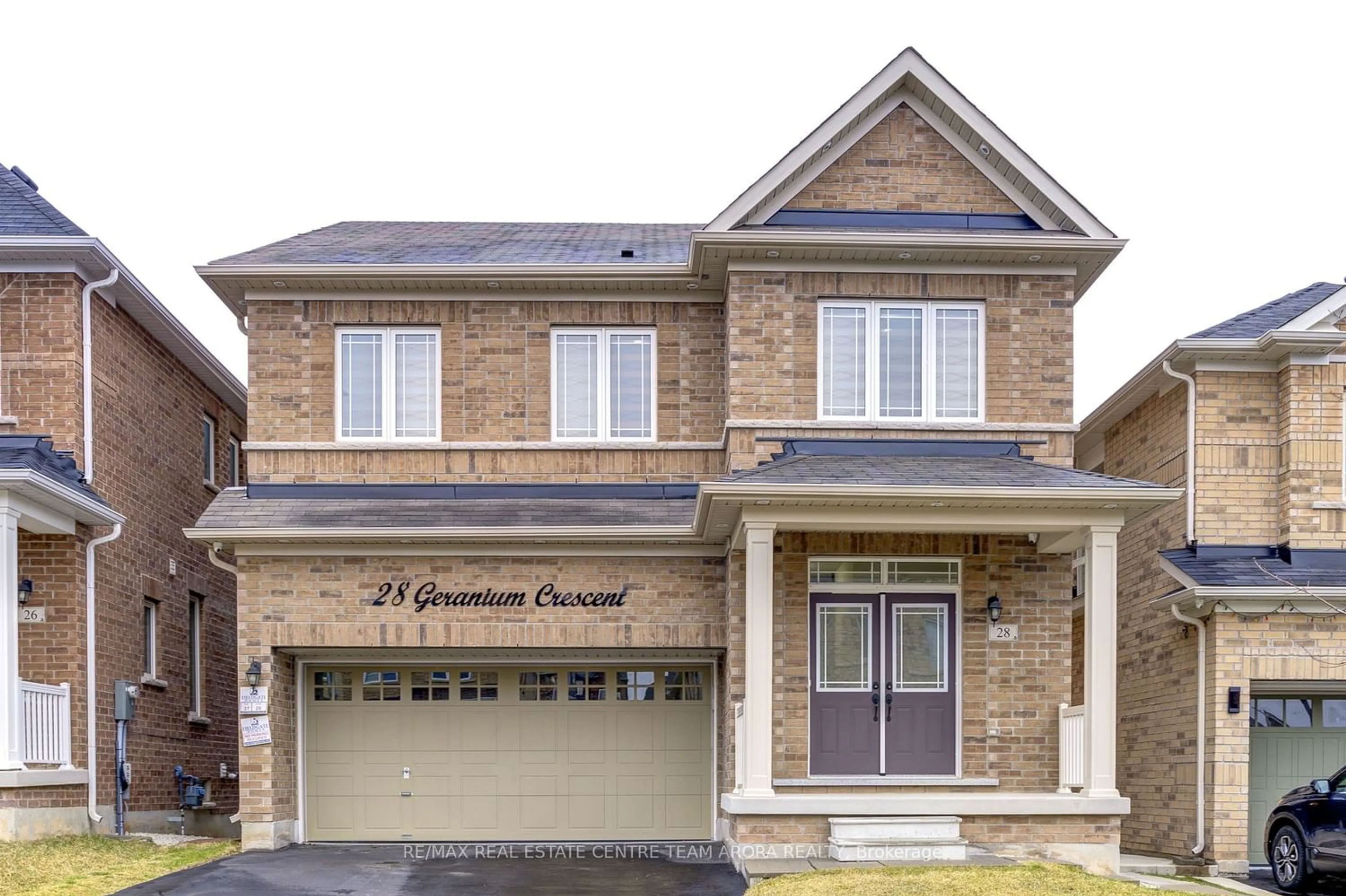 Home with brick exterior material for 28 Geranium Cres, Brampton Ontario L6Y 1N8