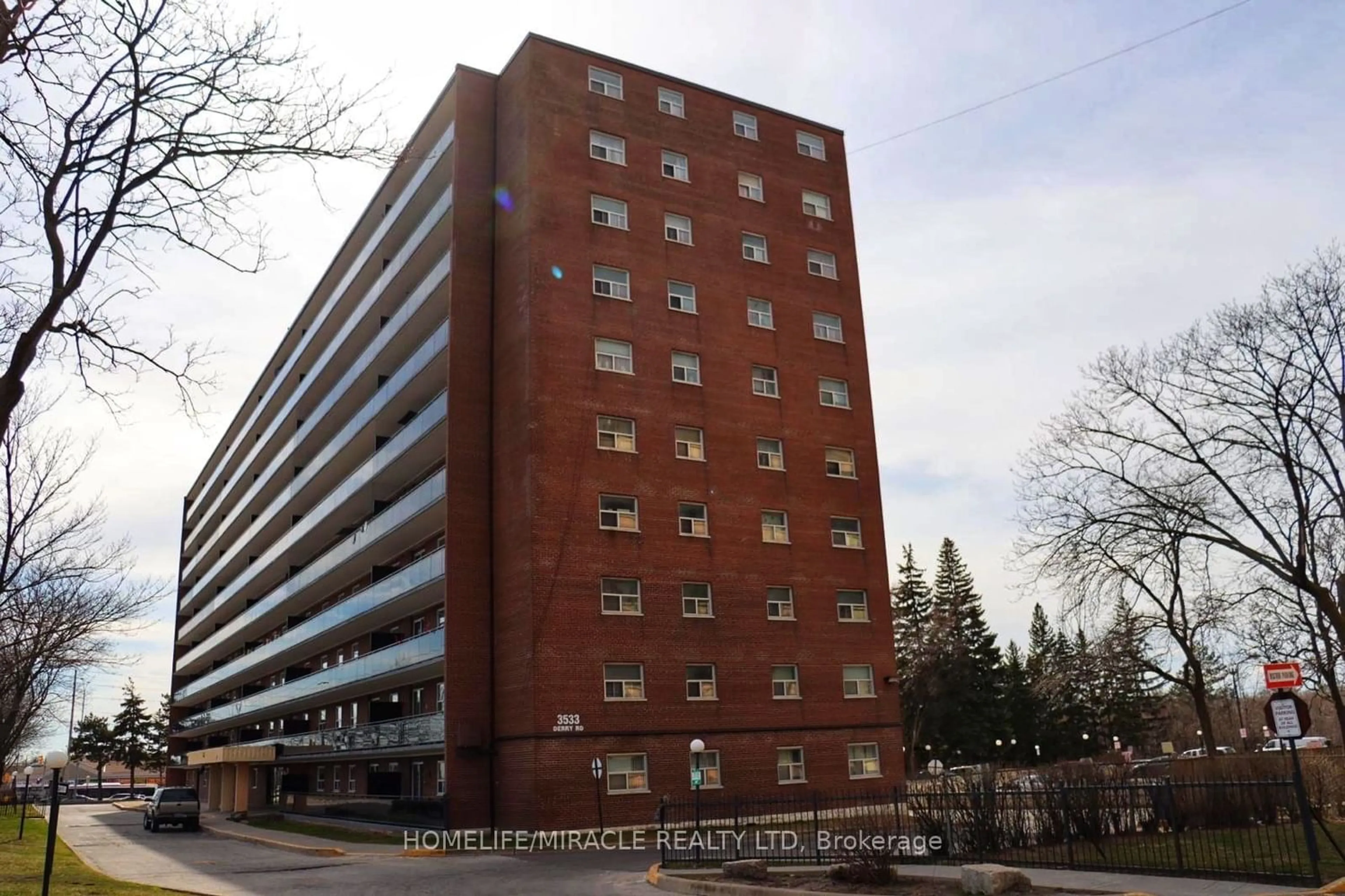 Outside view for 3533 Derry Rd #608, Mississauga Ontario L4T 1B1