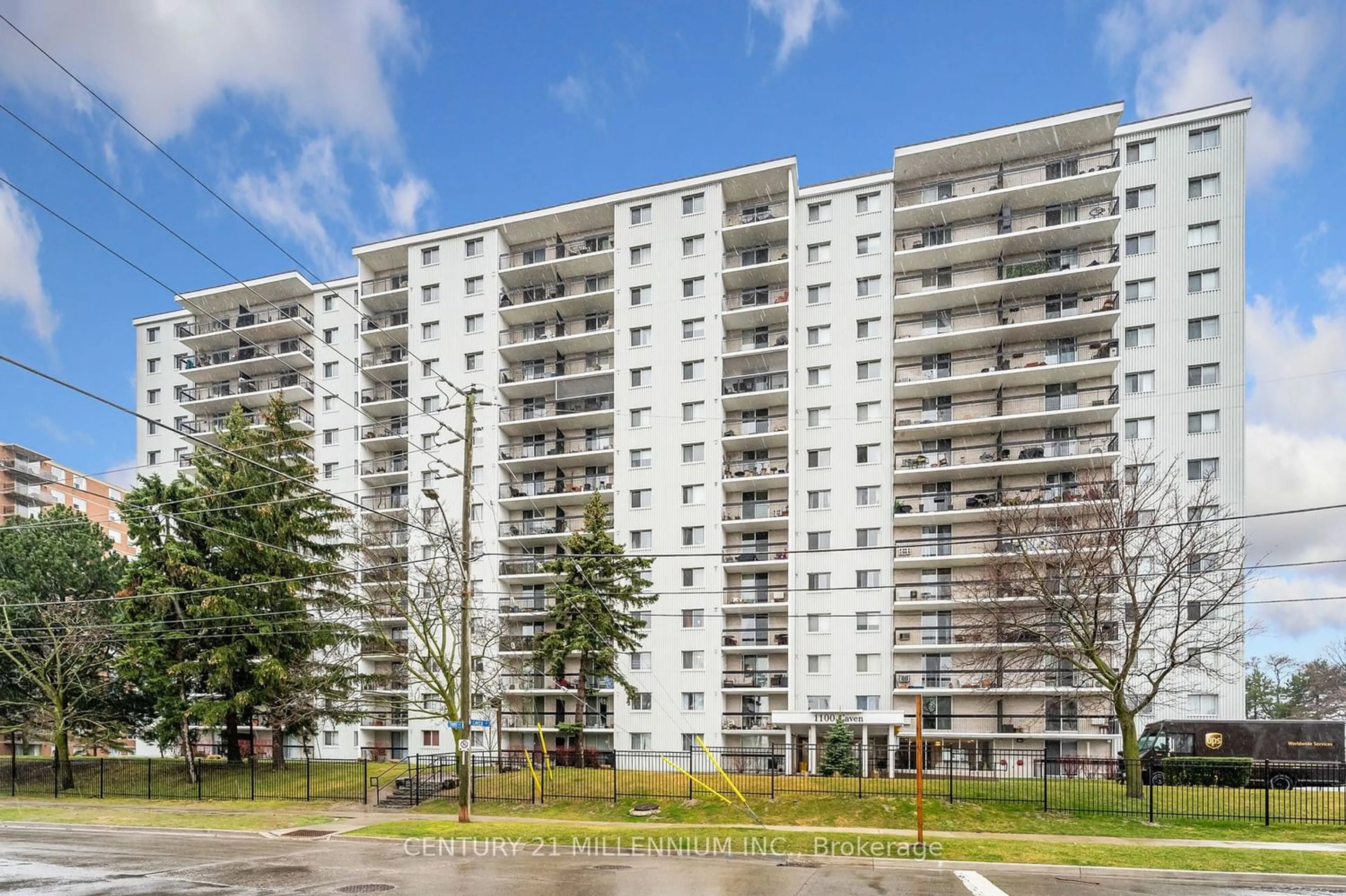 A pic from exterior of the house or condo for 1100 Caven St #907, Mississauga Ontario L5G 4N3