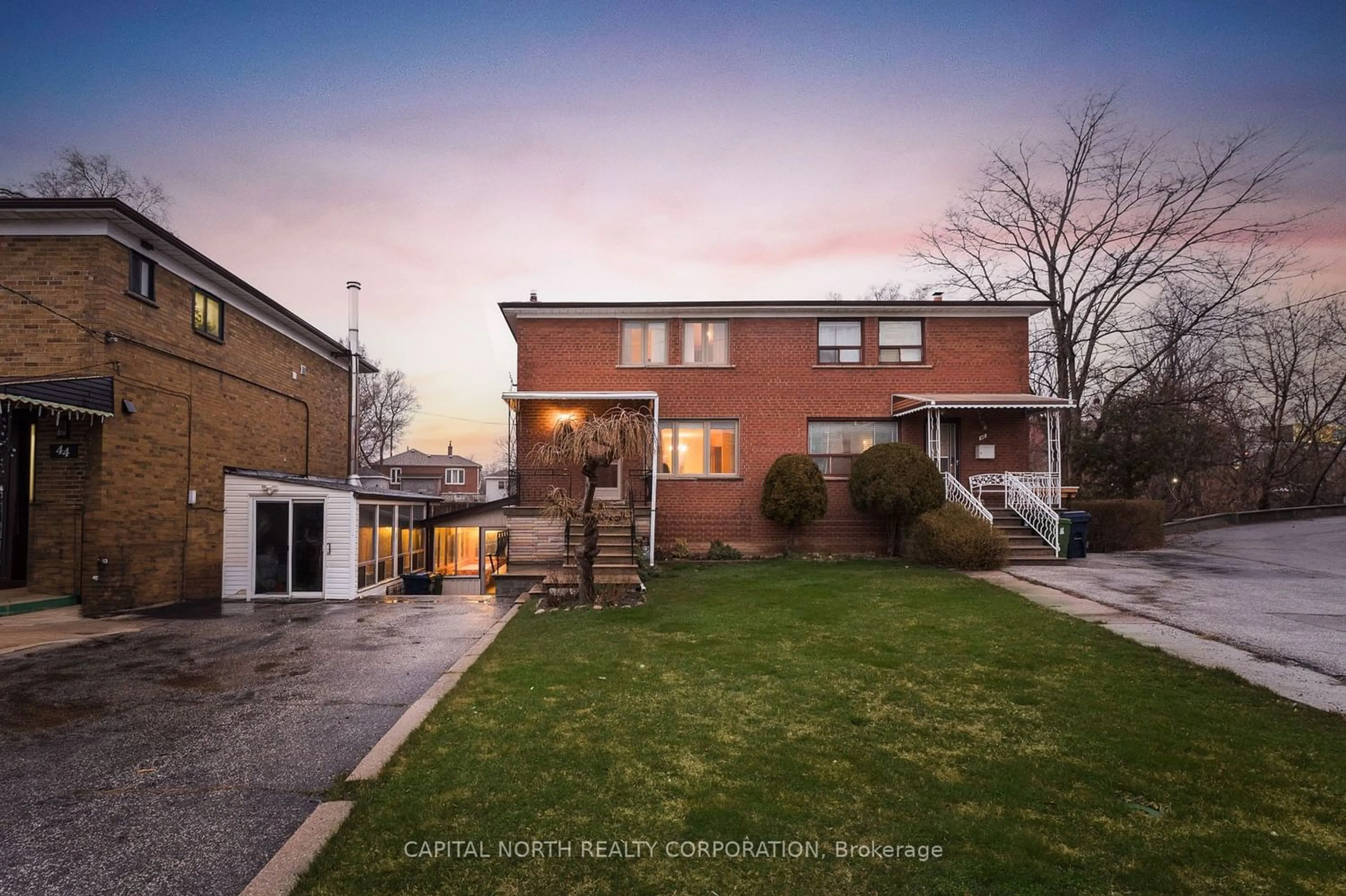 Frontside or backside of a home for 46 Gotham Crt, Toronto Ontario M6M 2N8