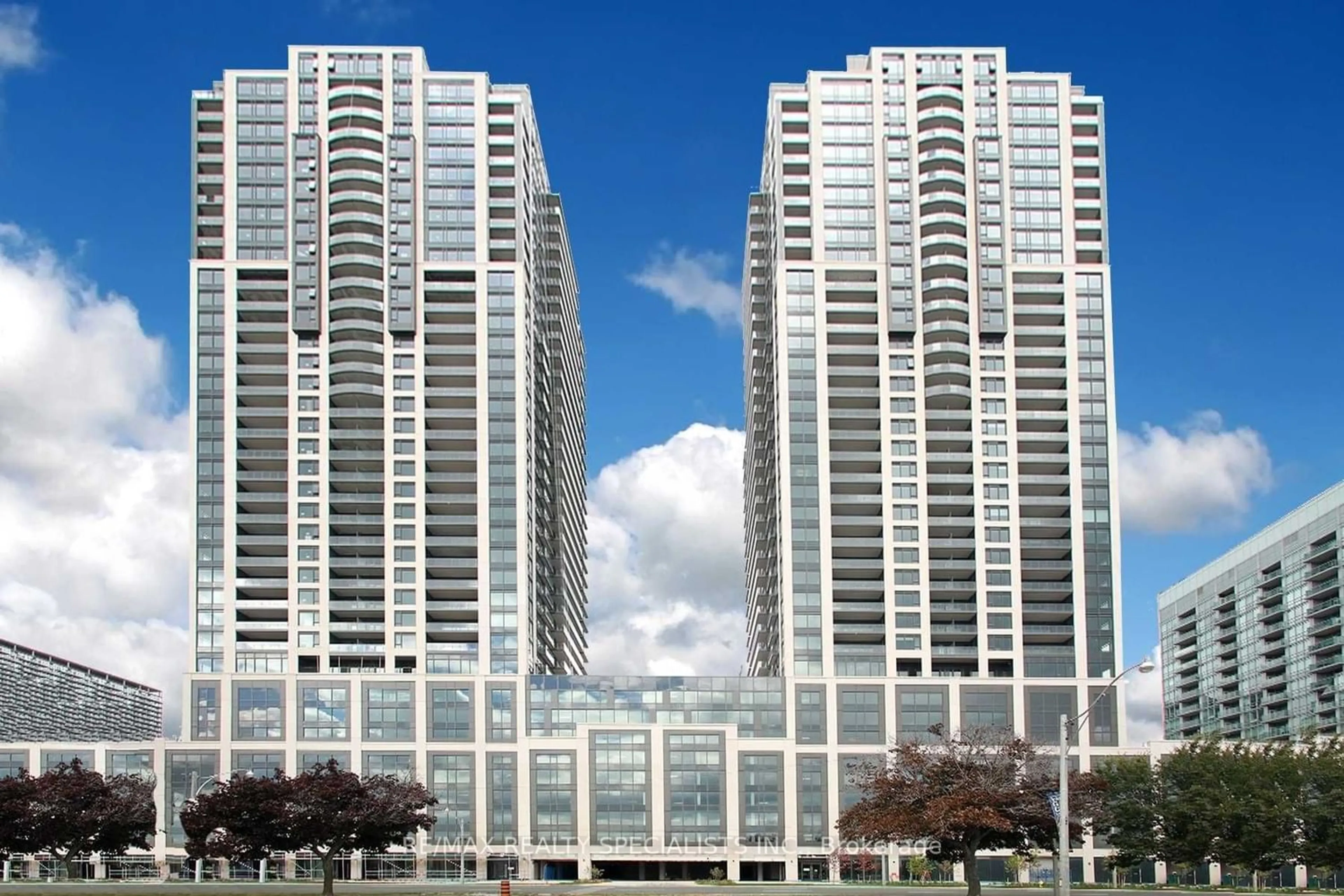 A pic from exterior of the house or condo for 1926 Lake Shore Blvd #Ph03, Toronto Ontario M6S 1A1