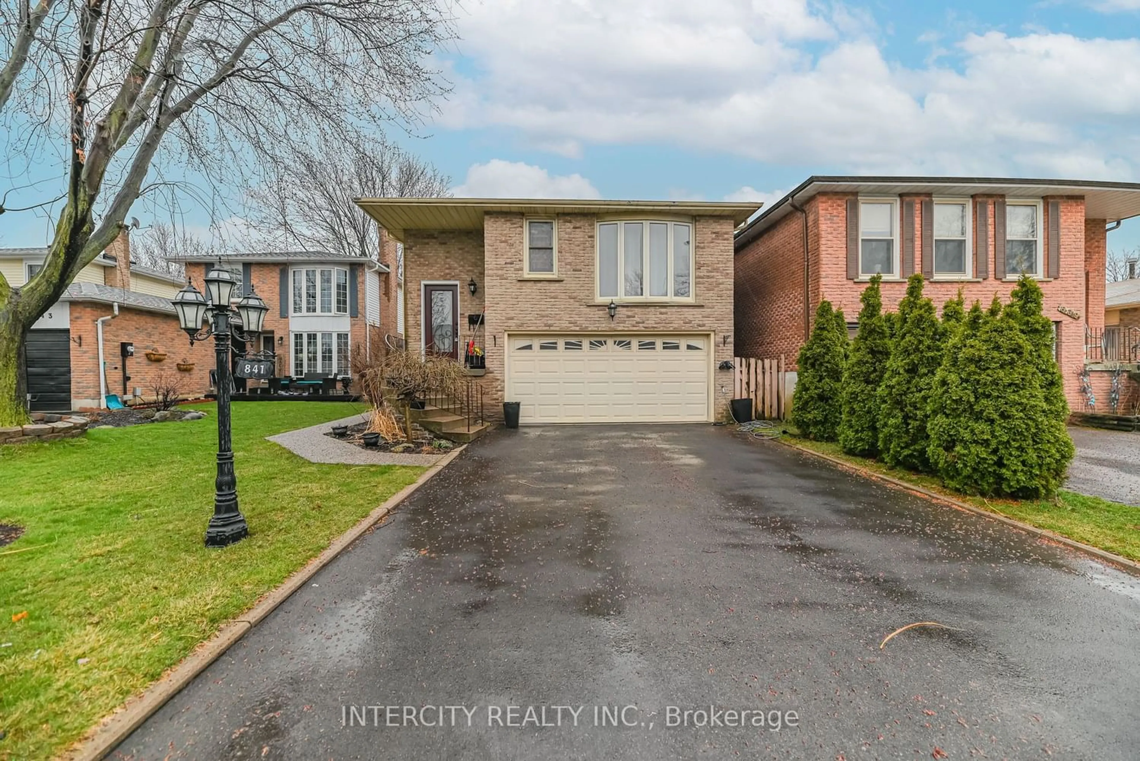 Frontside or backside of a home for 841 Coulson Ave, Milton Ontario L9T 4K3