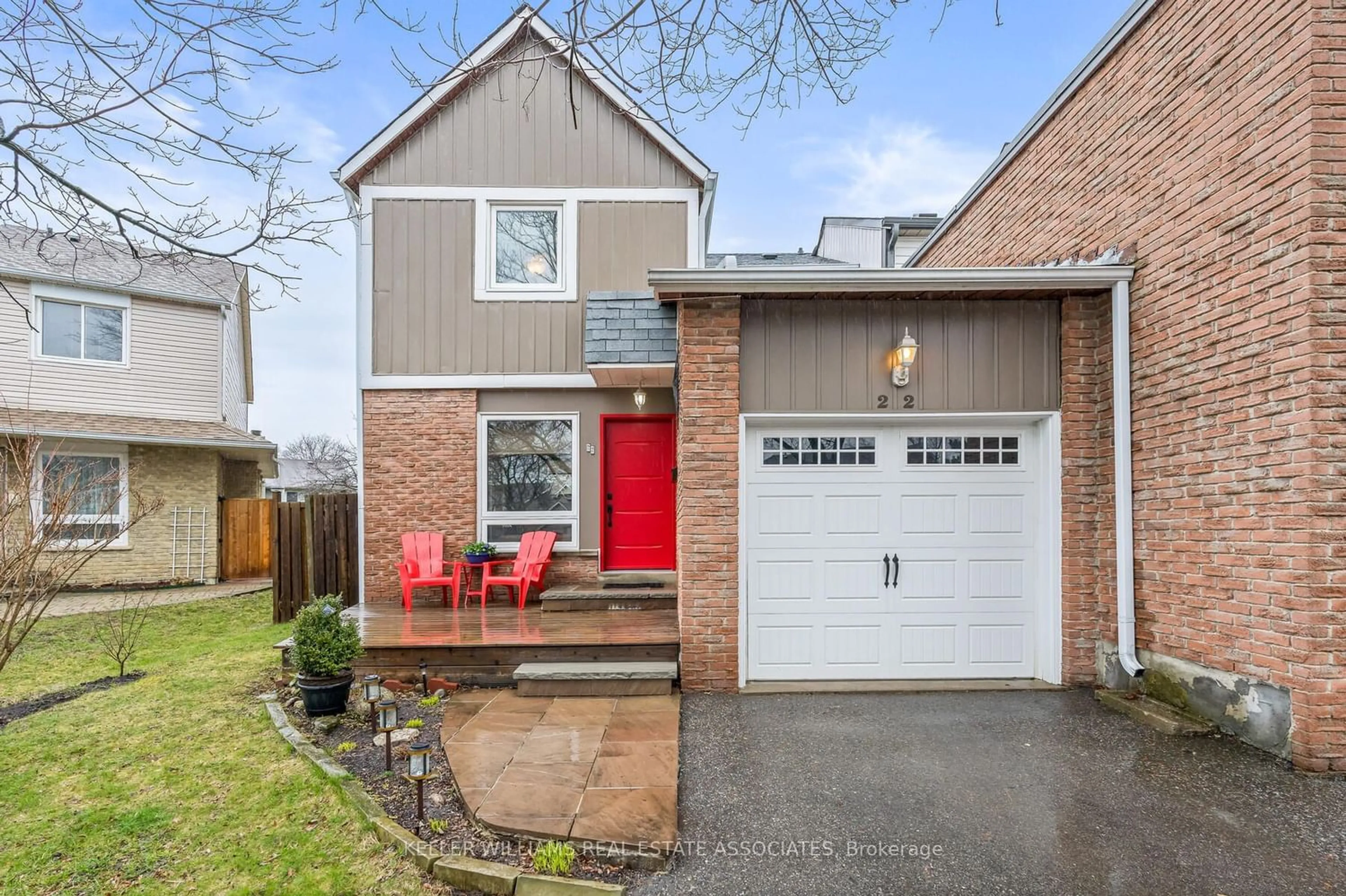 Home with brick exterior material for 22 Astorville Sq, Brampton Ontario L6Z 1H4
