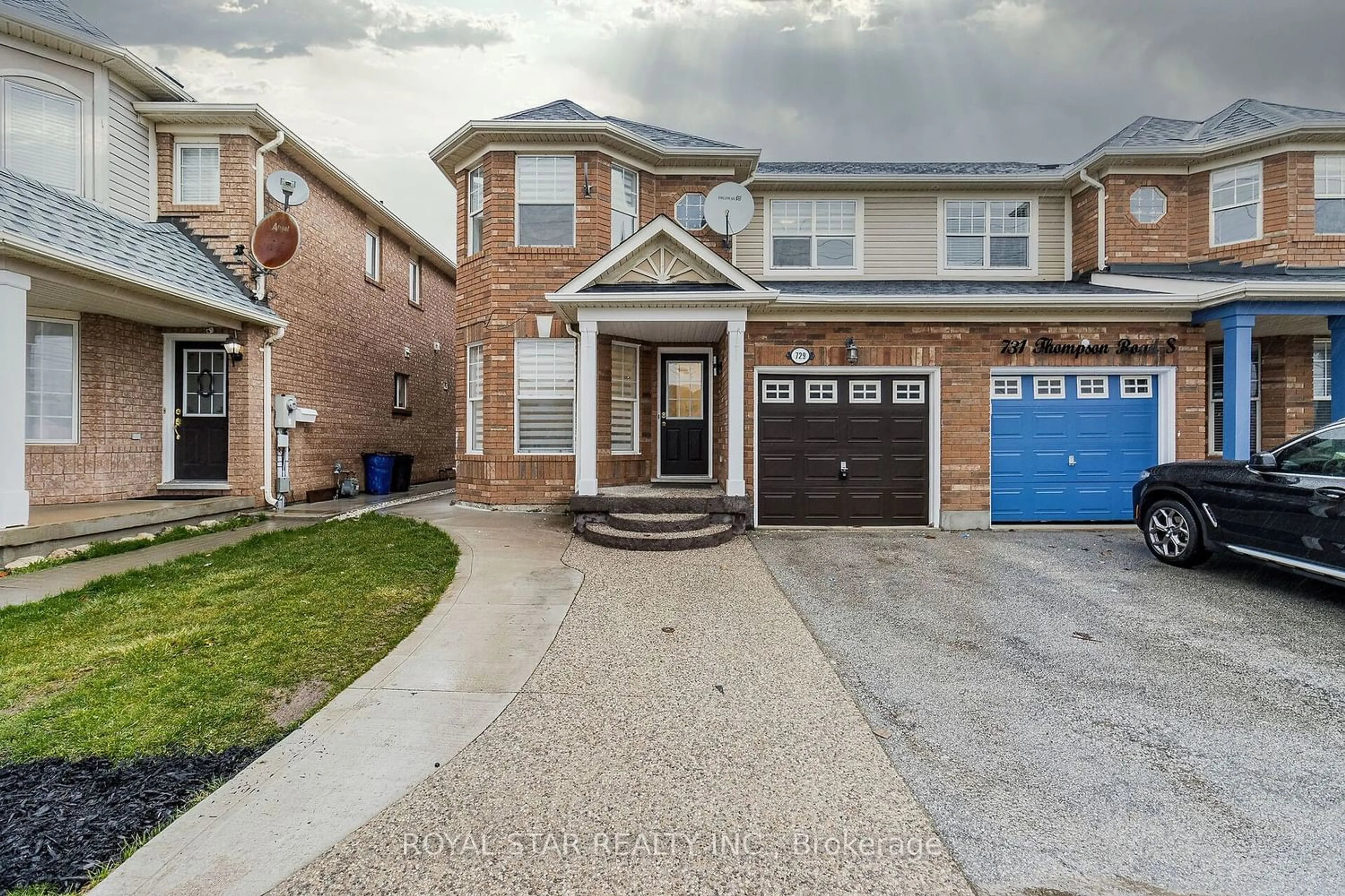 Home with brick exterior material for 729 Thompson Rd, Milton Ontario L9T 5W8