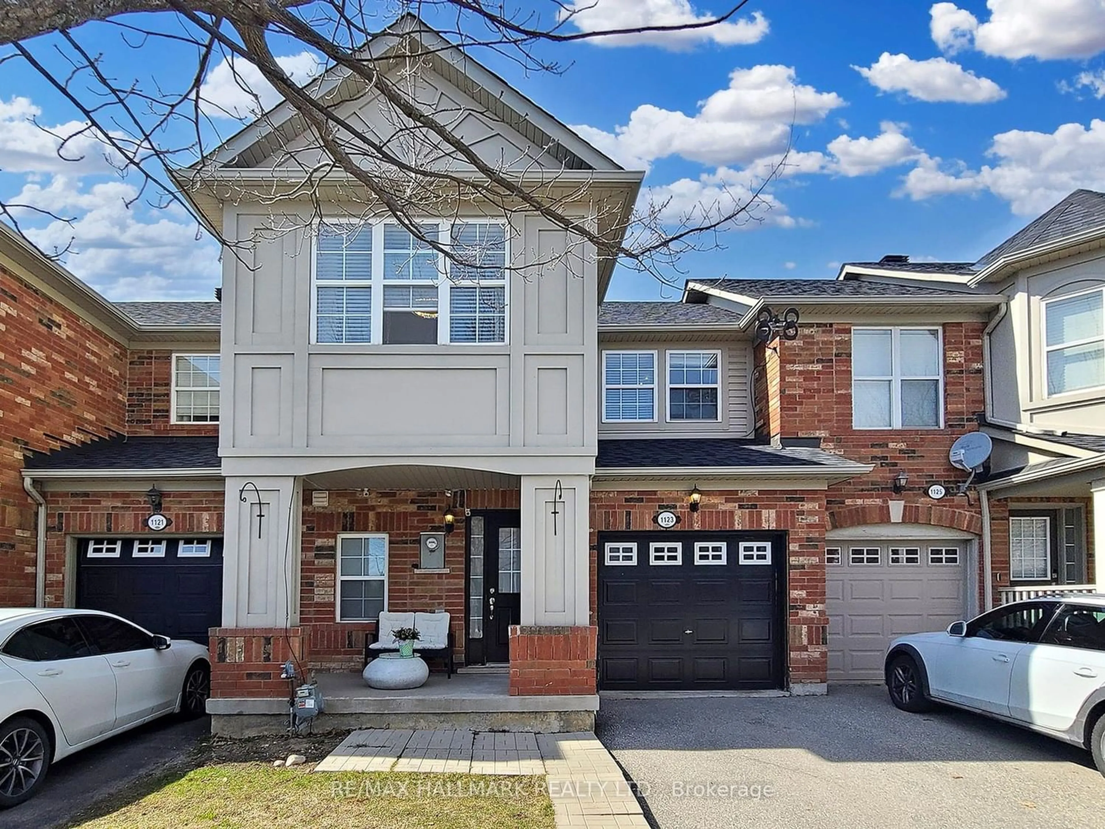 A pic from exterior of the house or condo for 1123 Riddell Cres, Milton Ontario L9T 6Y2