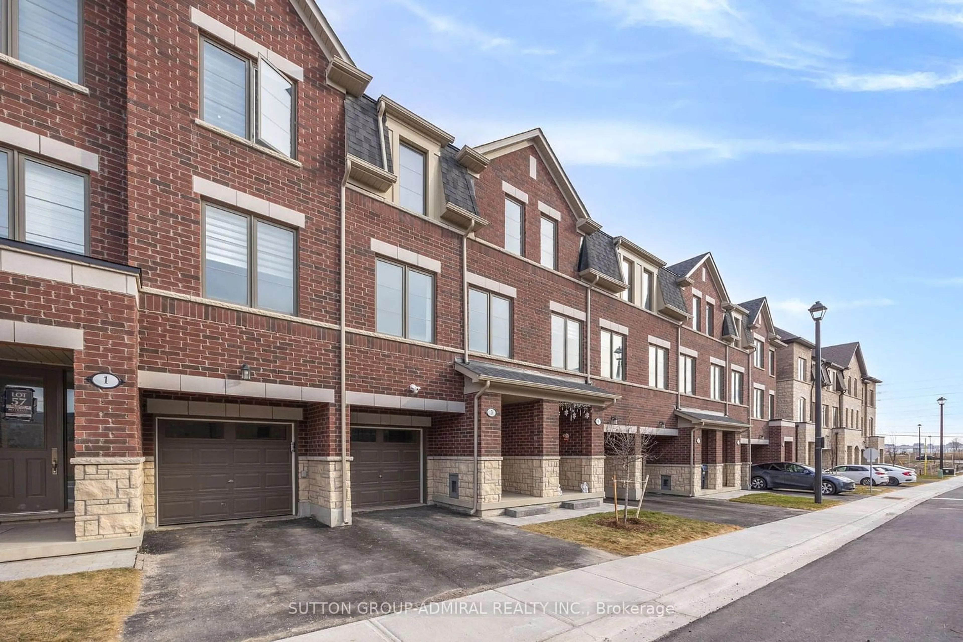 A pic from exterior of the house or condo for 3 Bretlon St, Brampton Ontario L6P 4N8