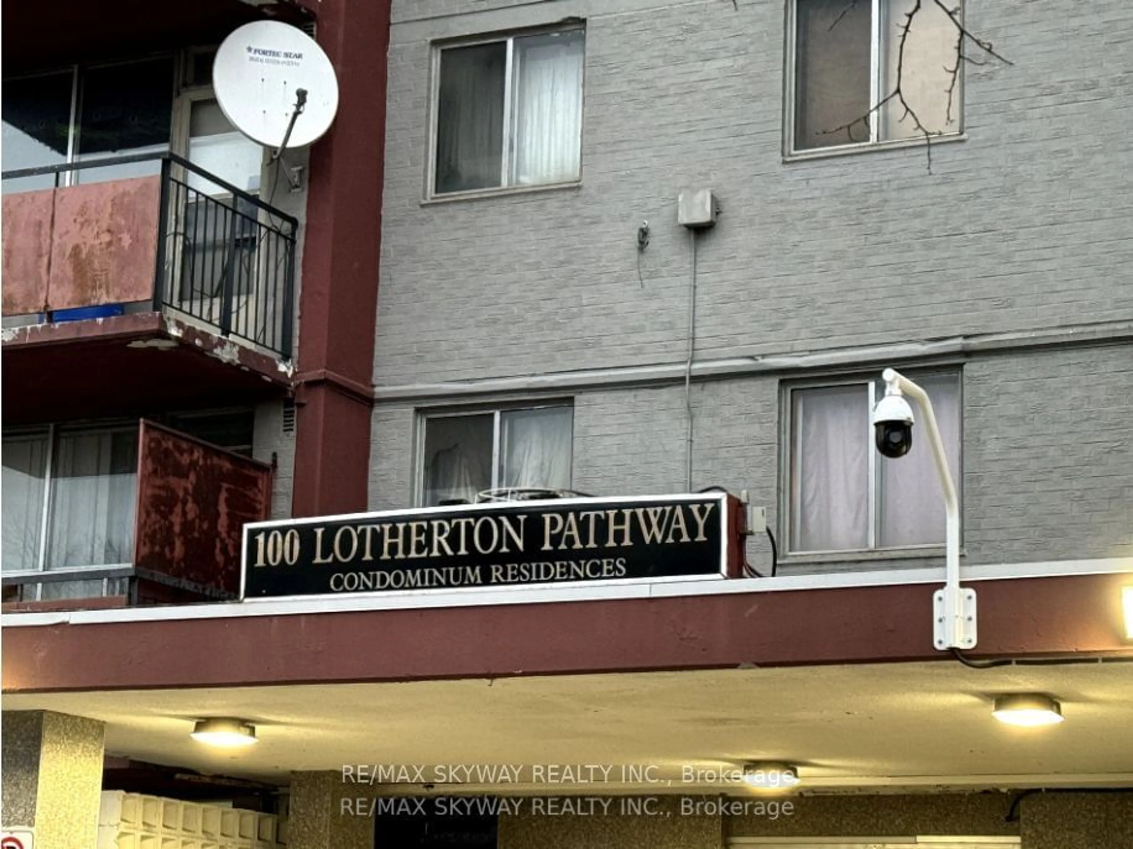 Indoor lobby for 100 Lotherton Ptwy #706, Toronto Ontario M6B 2G8