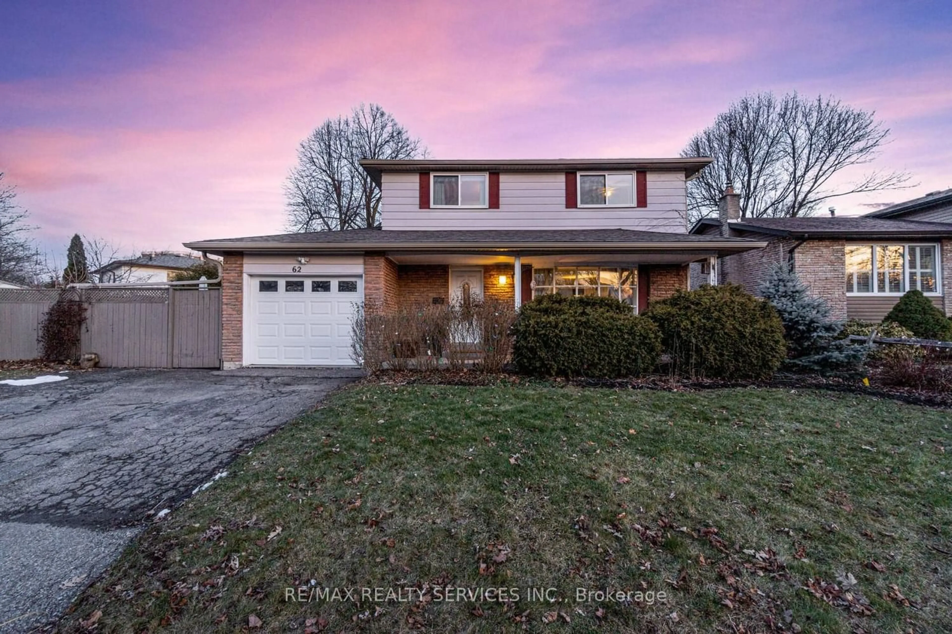 Frontside or backside of a home for 62 Ambleside Dr, Brampton Ontario L6Y 1B9