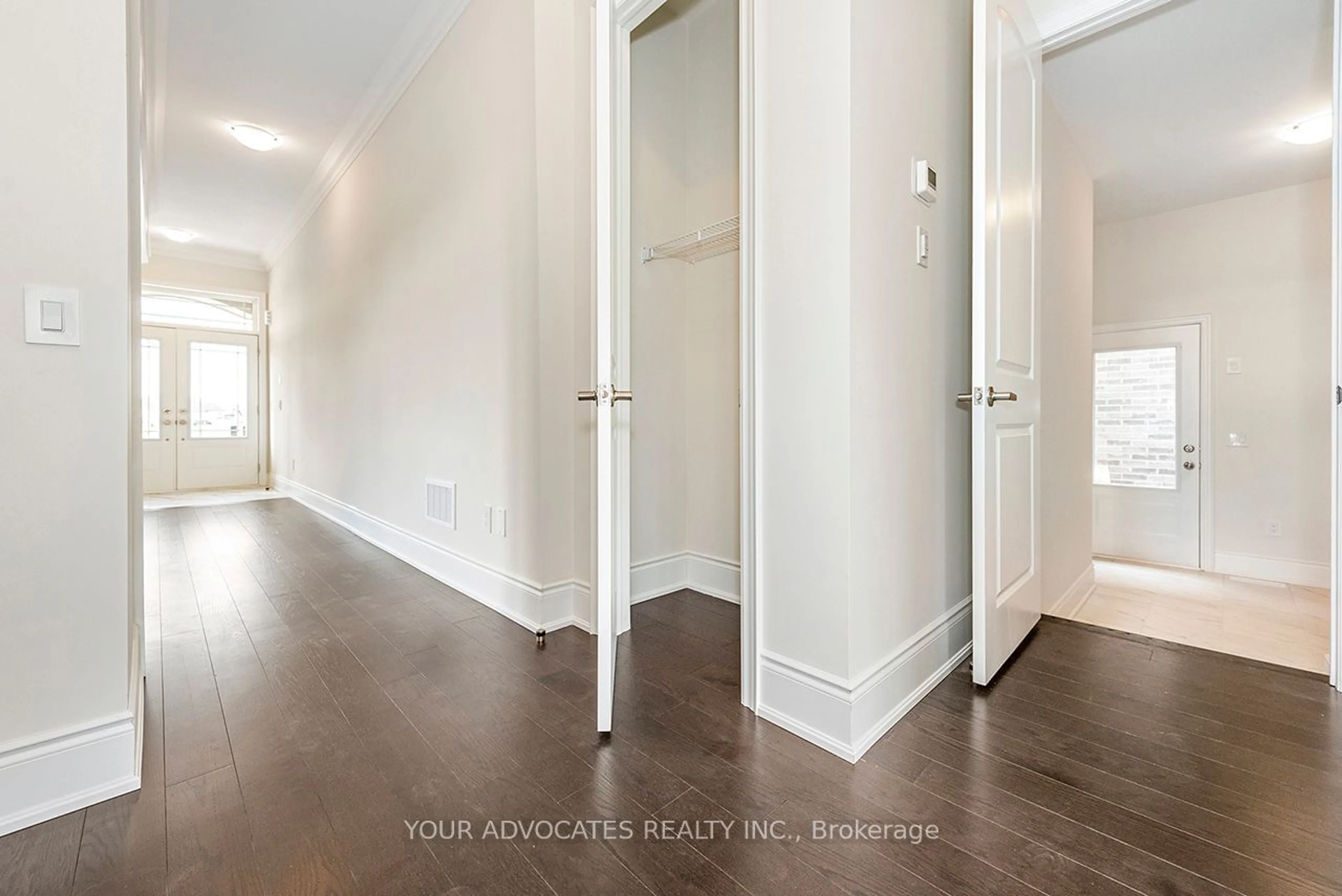 Indoor entryway, wood floors for 45 Raspberry Ridge Ave, Caledon Ontario L7C 4M9