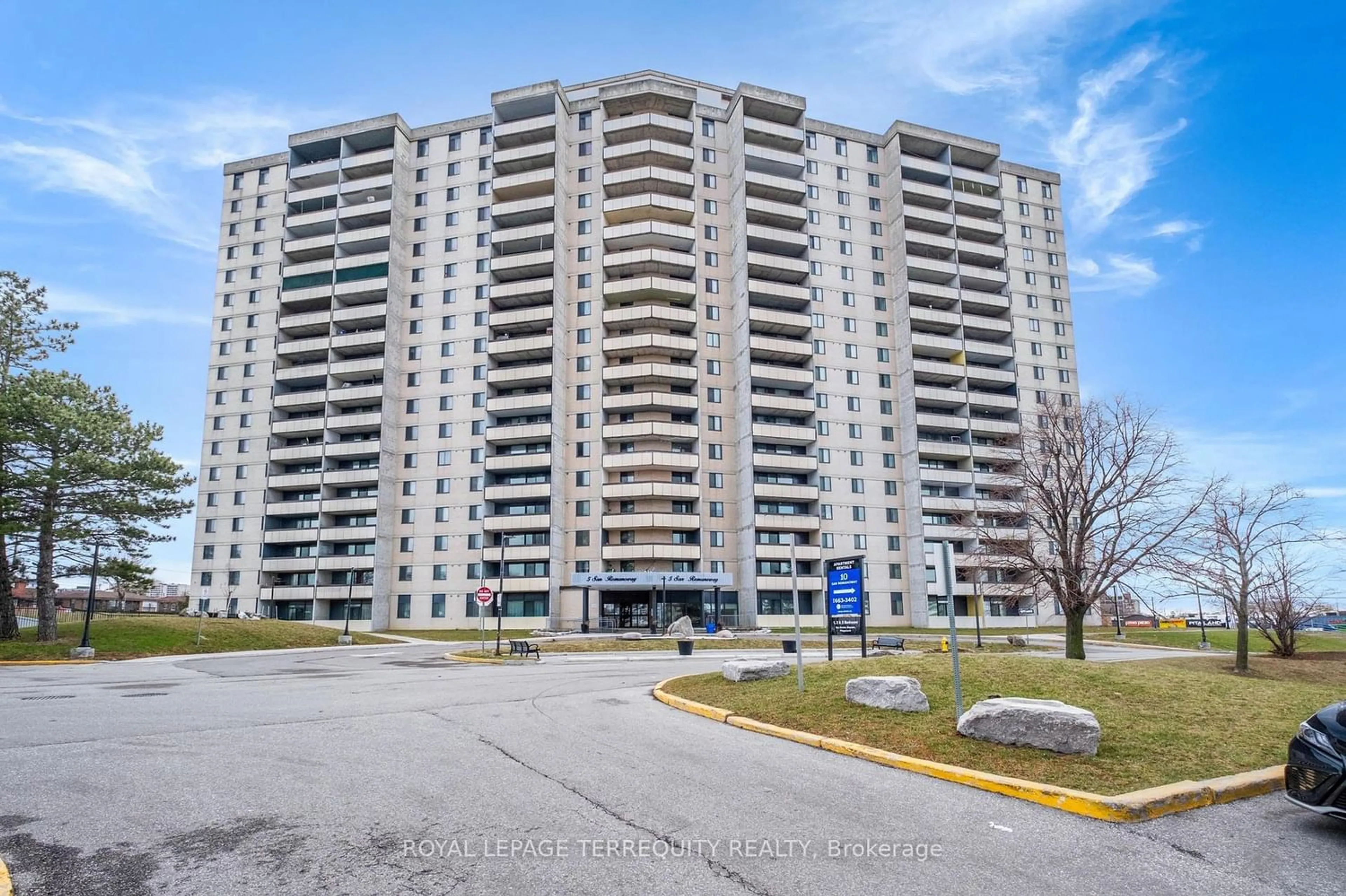 A pic from exterior of the house or condo for 5 San Romano Way #1712, Toronto Ontario M3N 2Y4
