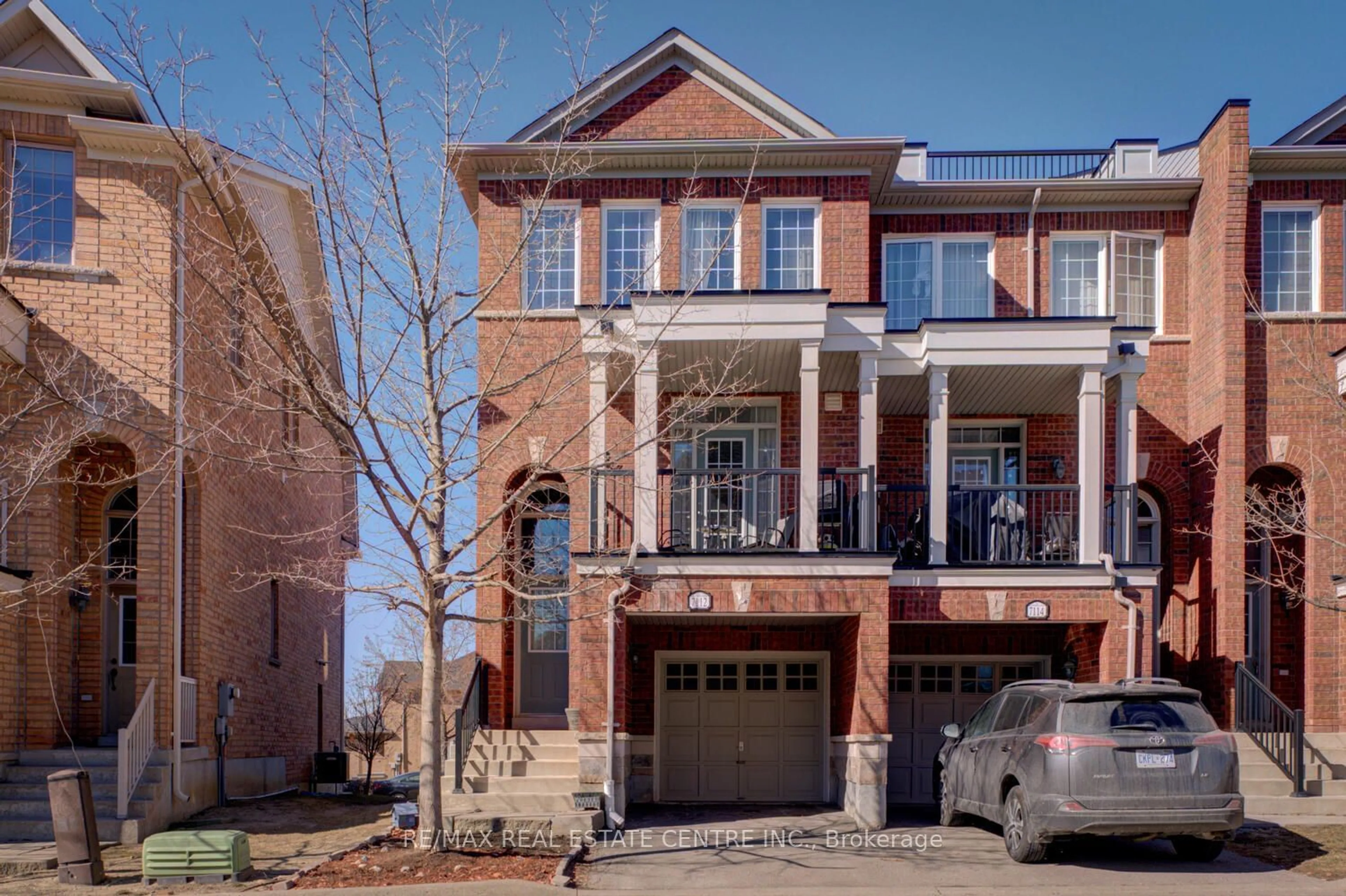 A pic from exterior of the house or condo for 7112 Triumph Lane, Mississauga Ontario L5N 0C5