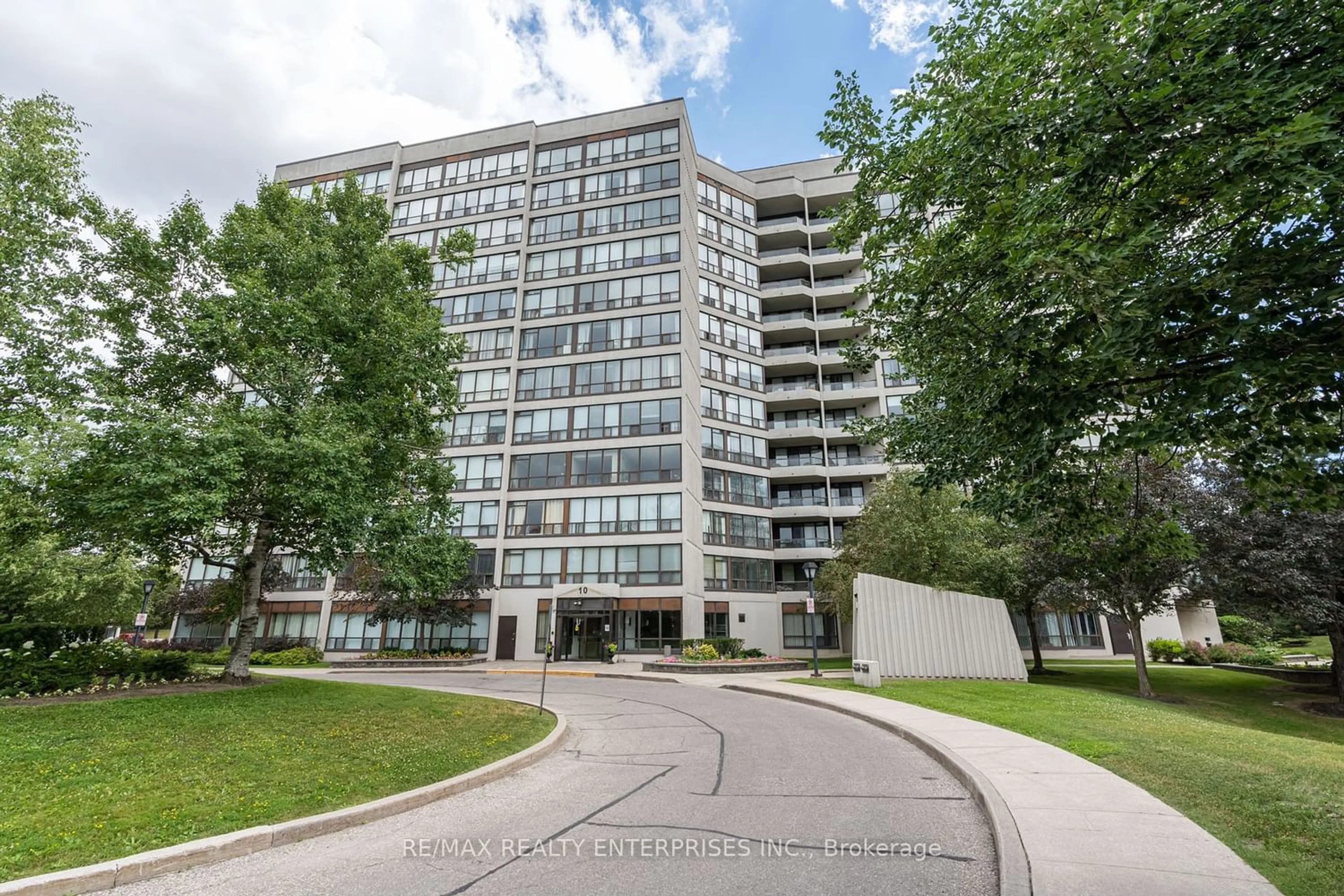 A pic from exterior of the house or condo for 10 Laurelcrest St #802, Brampton Ontario L6S 5Y3