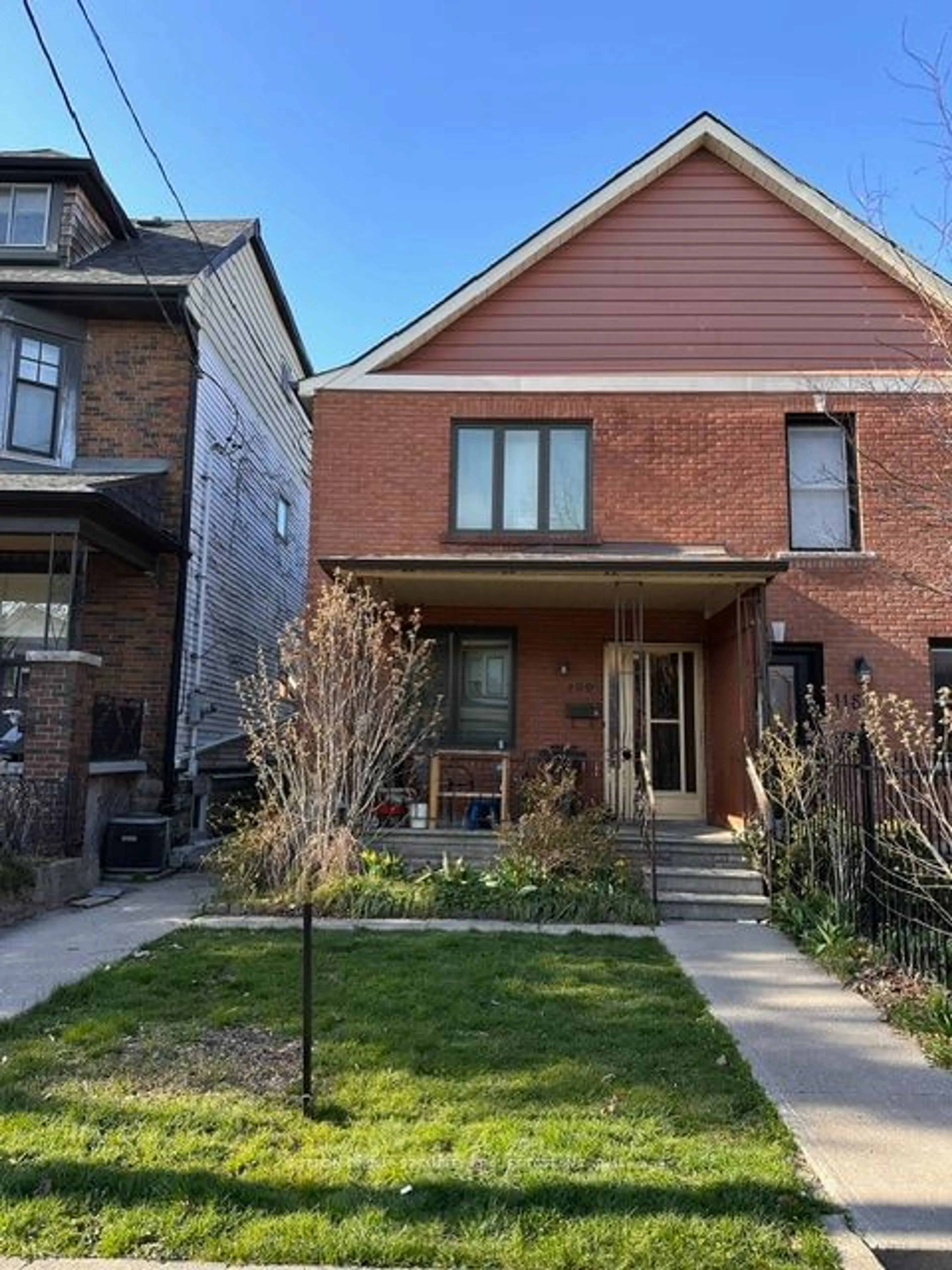 Home with brick exterior material for 120 Yarmouth Rd, Toronto Ontario M6G 1X2