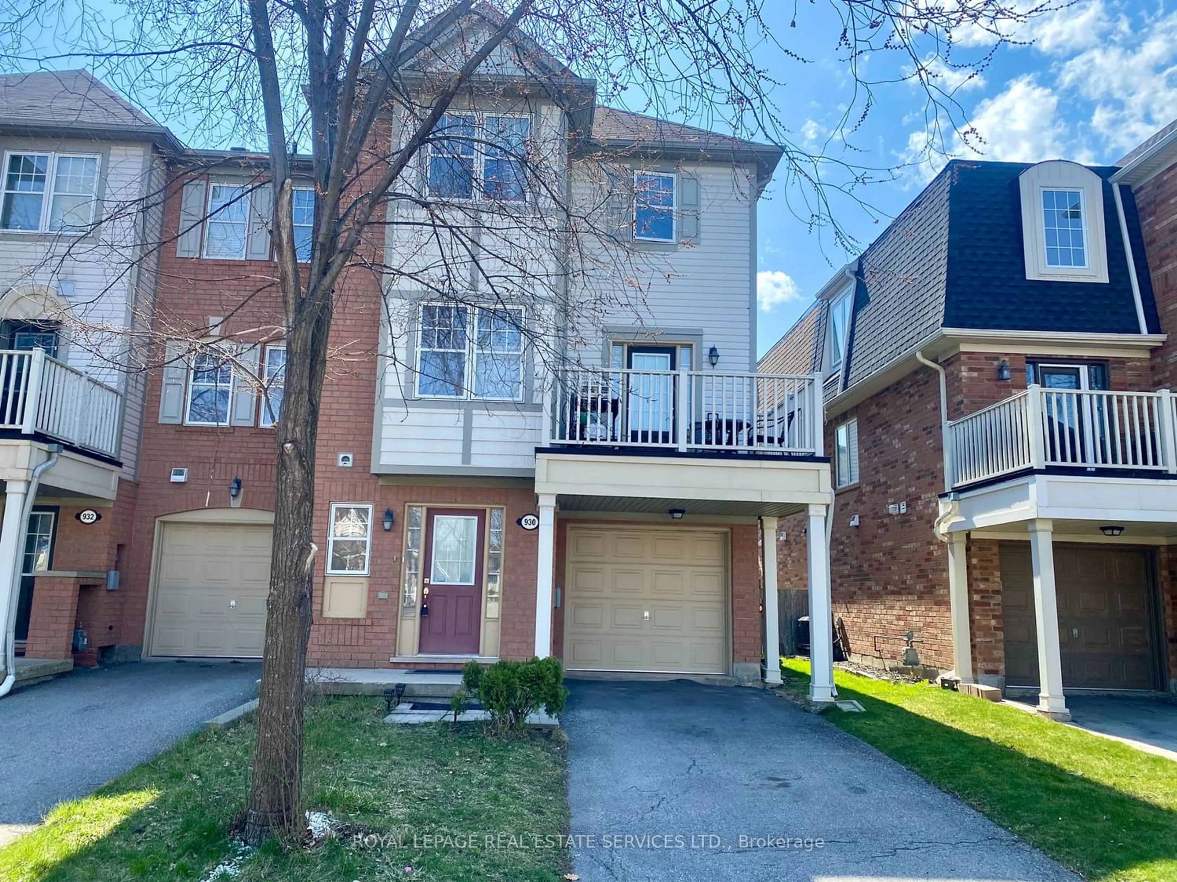 A pic from exterior of the house or condo for 930 Burgess Gdns, Milton Ontario L9T 0K8