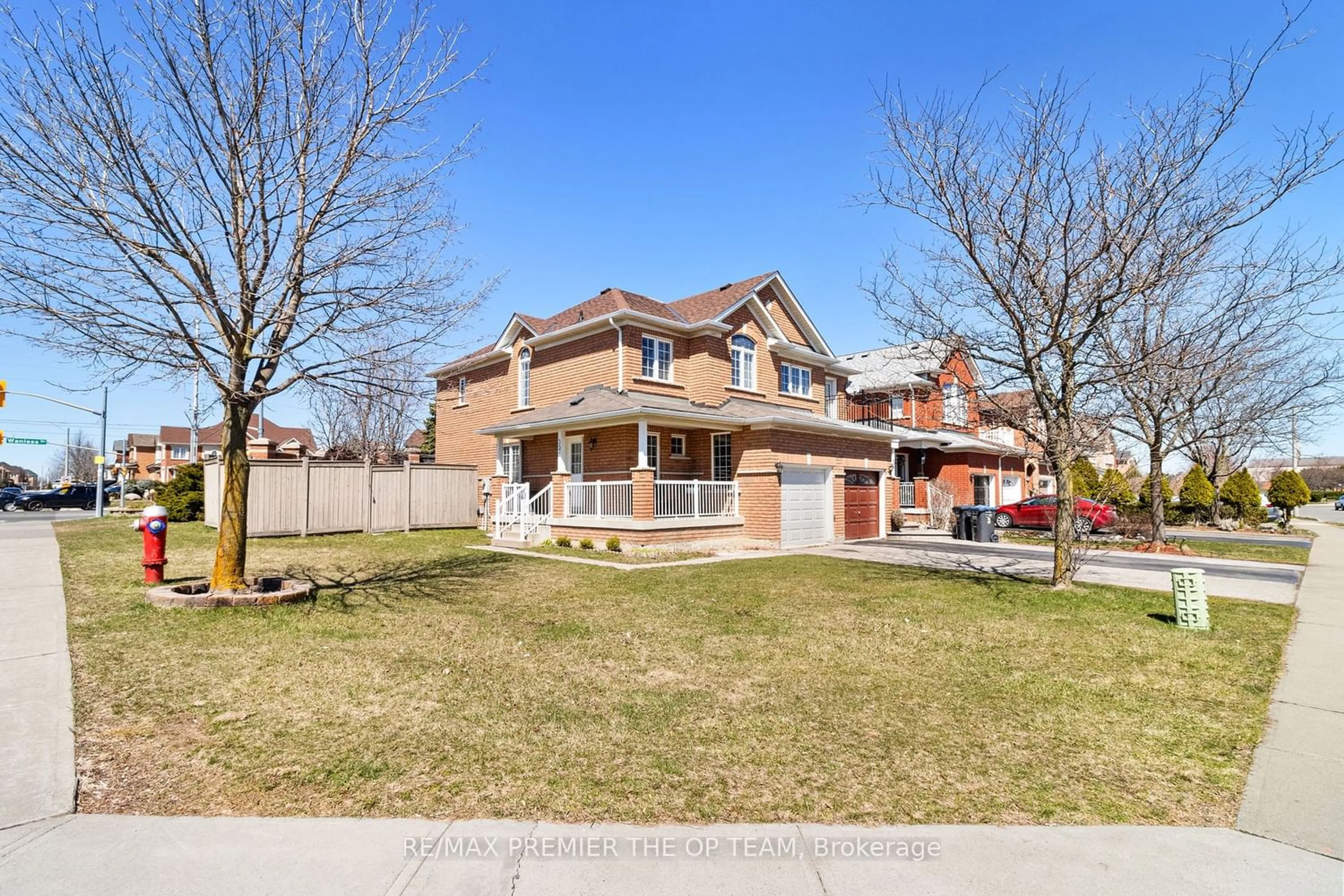 Frontside or backside of a home for 387 Van Kirk Dr, Brampton Ontario L7A 1T2