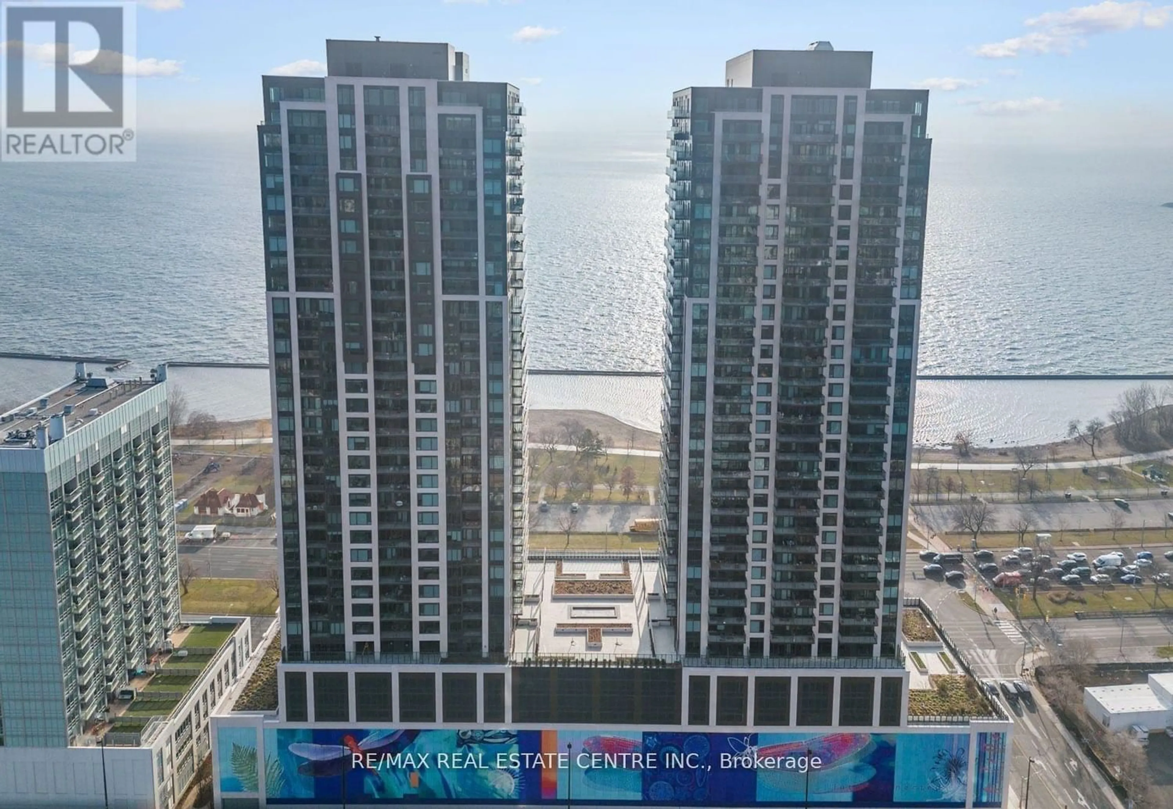 A pic from exterior of the house or condo for 1926 Lake Shore Blvd #3311, Toronto Ontario M6S 1A1