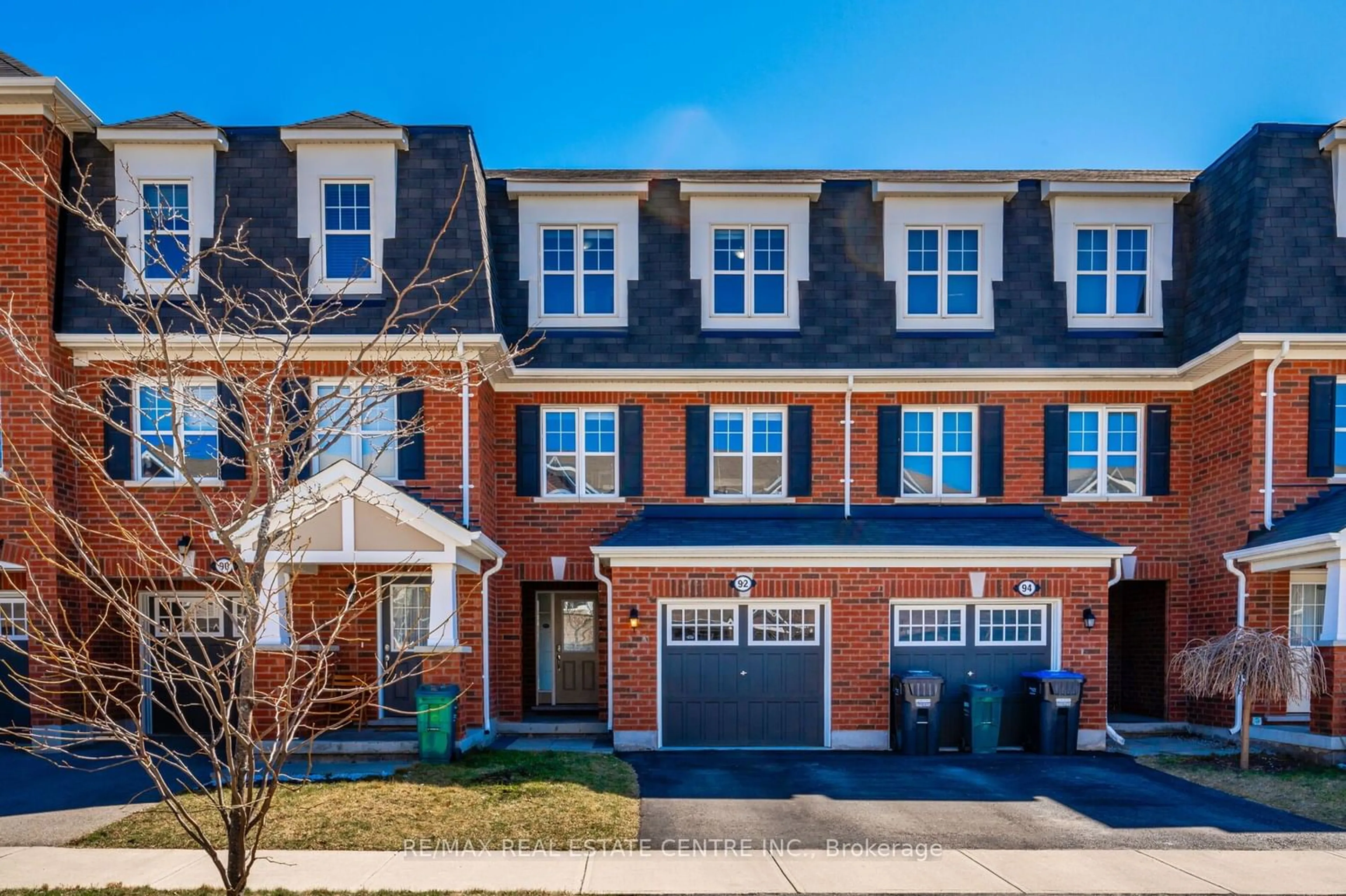 A pic from exterior of the house or condo for 92 Bannister Cres, Brampton Ontario L7A 4H4