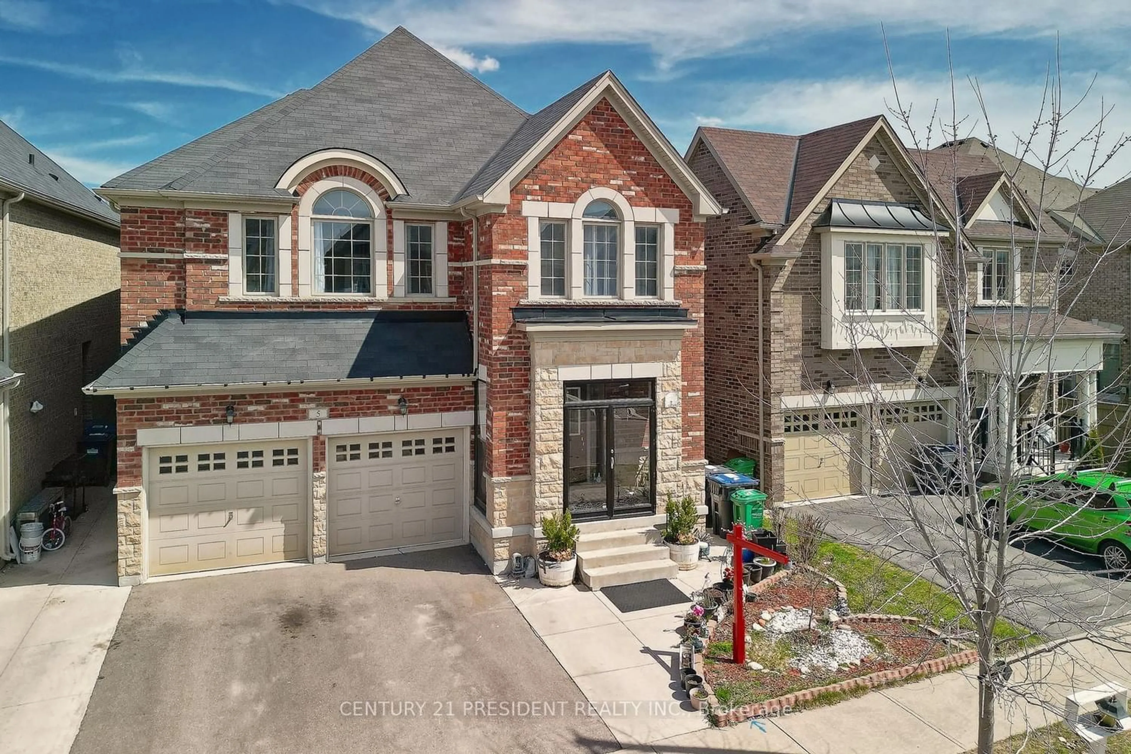 Home with brick exterior material for 5 Fringetree Rd, Brampton Ontario L6R 3V8