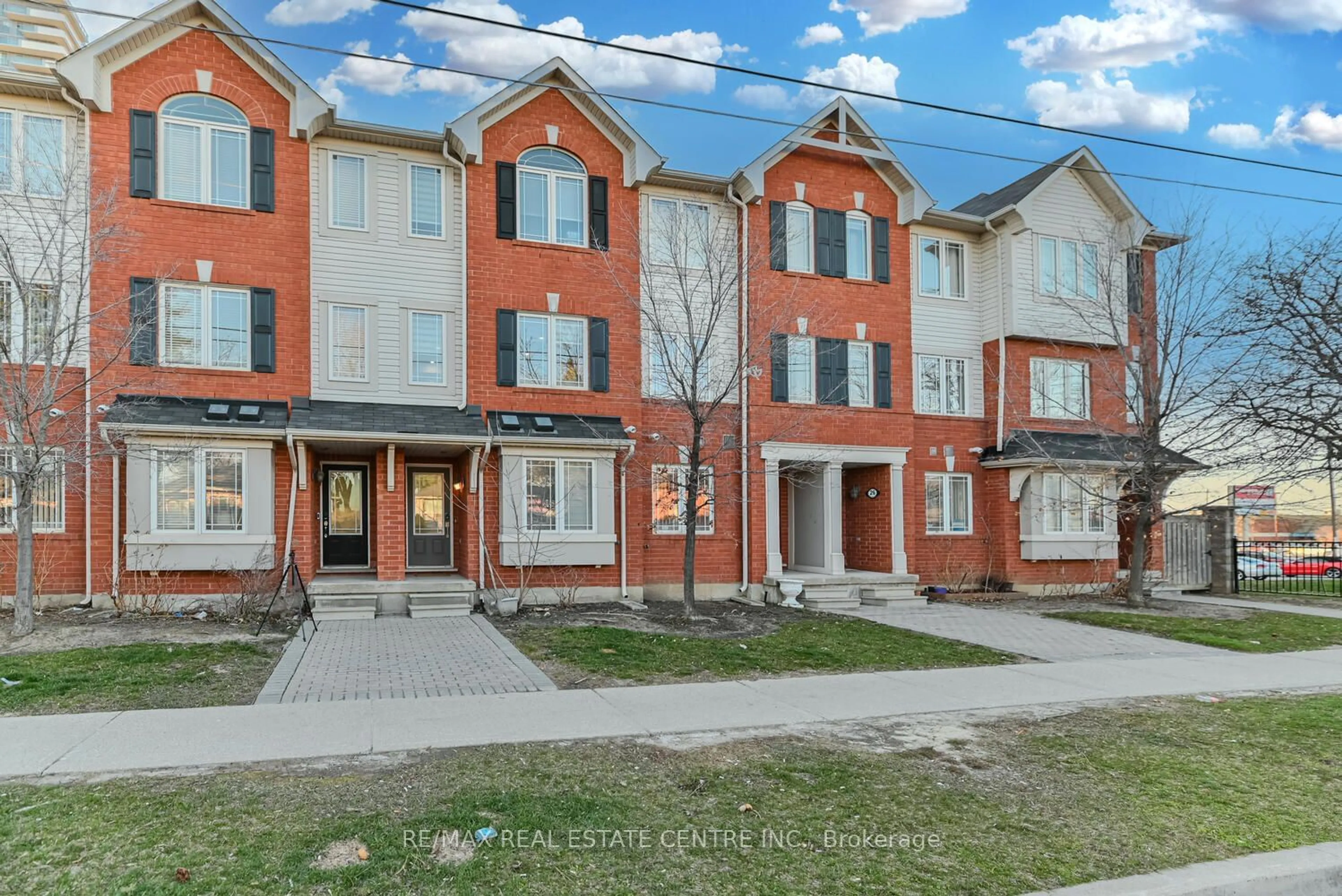 A pic from exterior of the house or condo for 50 Hillcrest Ave #28, Brampton Ontario L6W 0B1