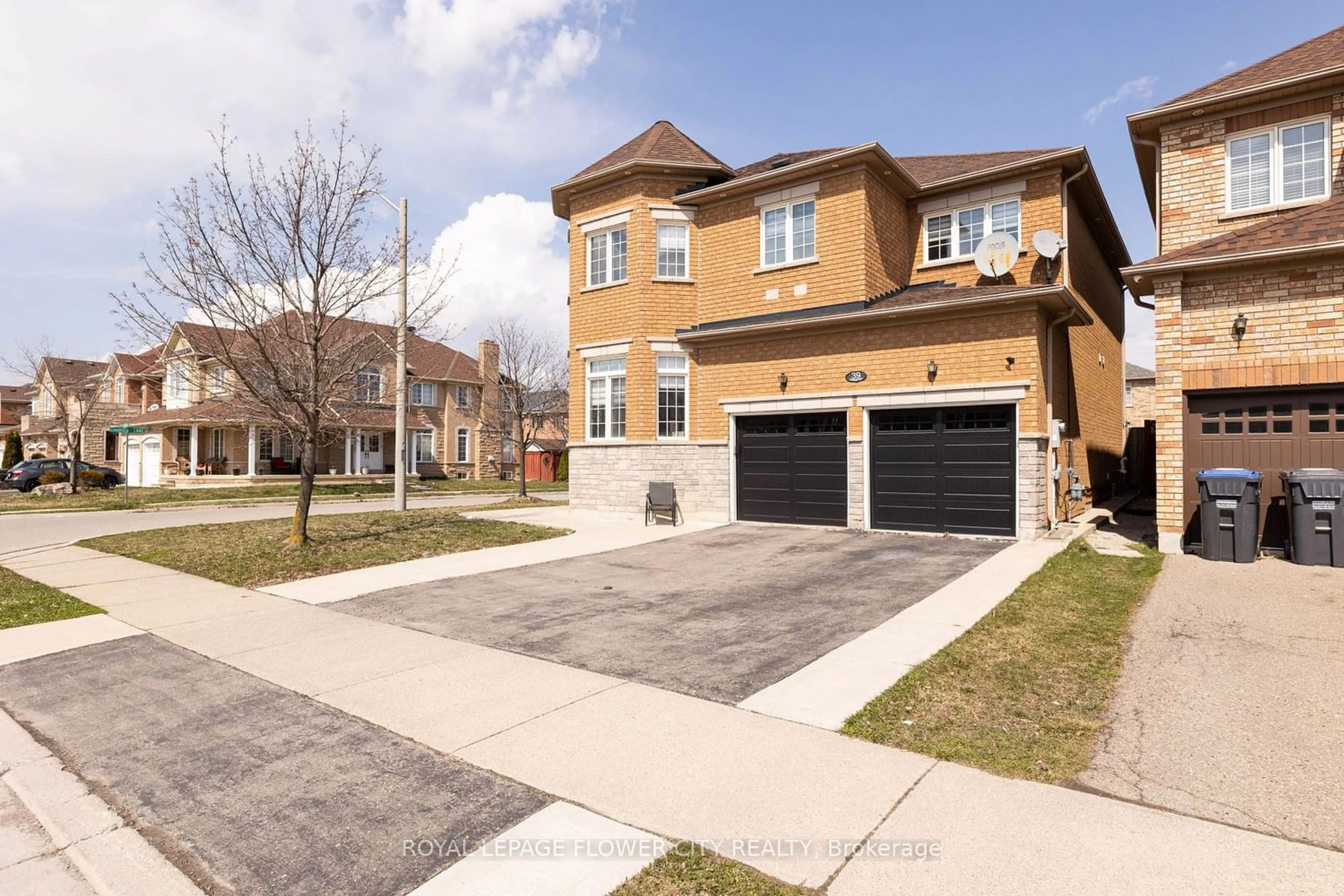 A pic from exterior of the house or condo for 39 Charger Lane, Brampton Ontario L7A 3C3