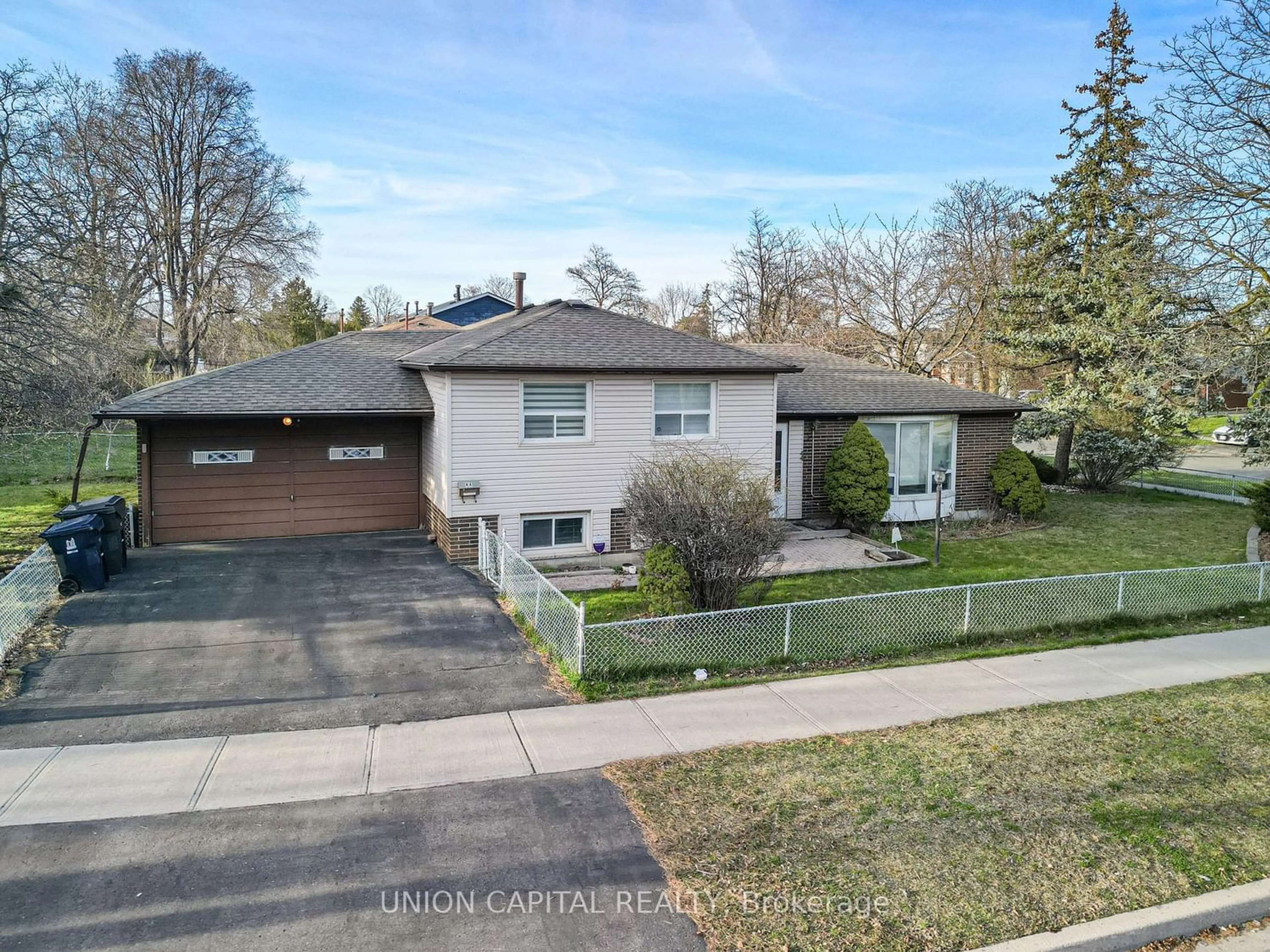 Frontside or backside of a home for 44 Lexington Ave, Toronto Ontario M9V 2G8