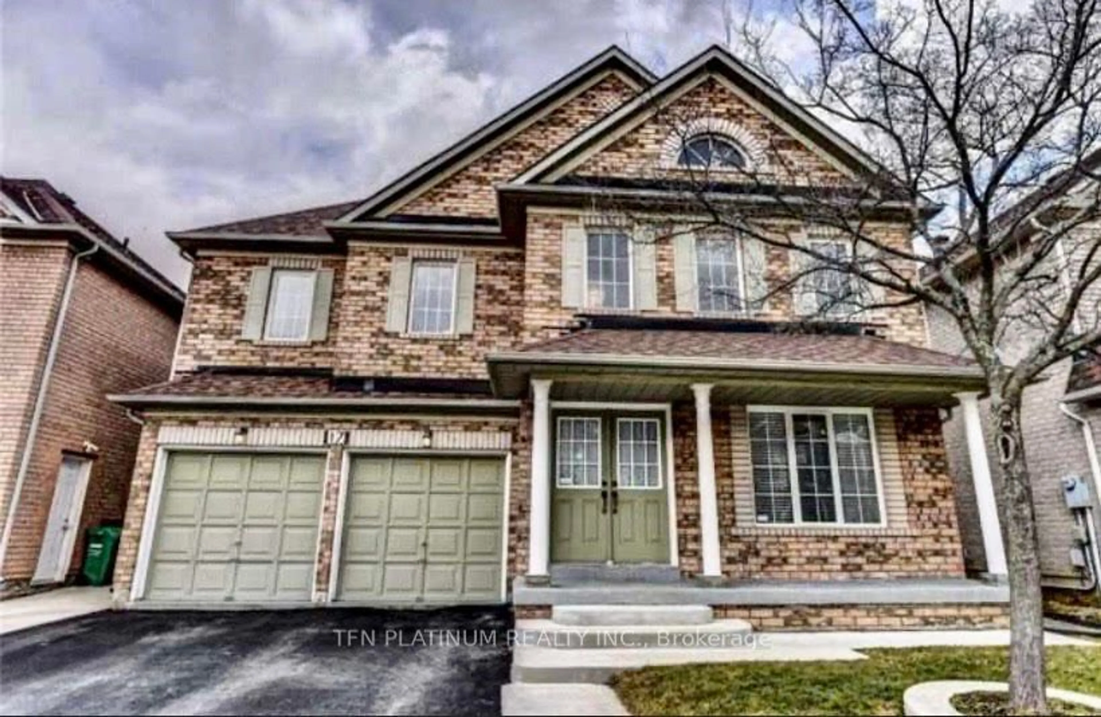 Home with brick exterior material for 17 Wildhorse Lane, Brampton Ontario L6R 2J5