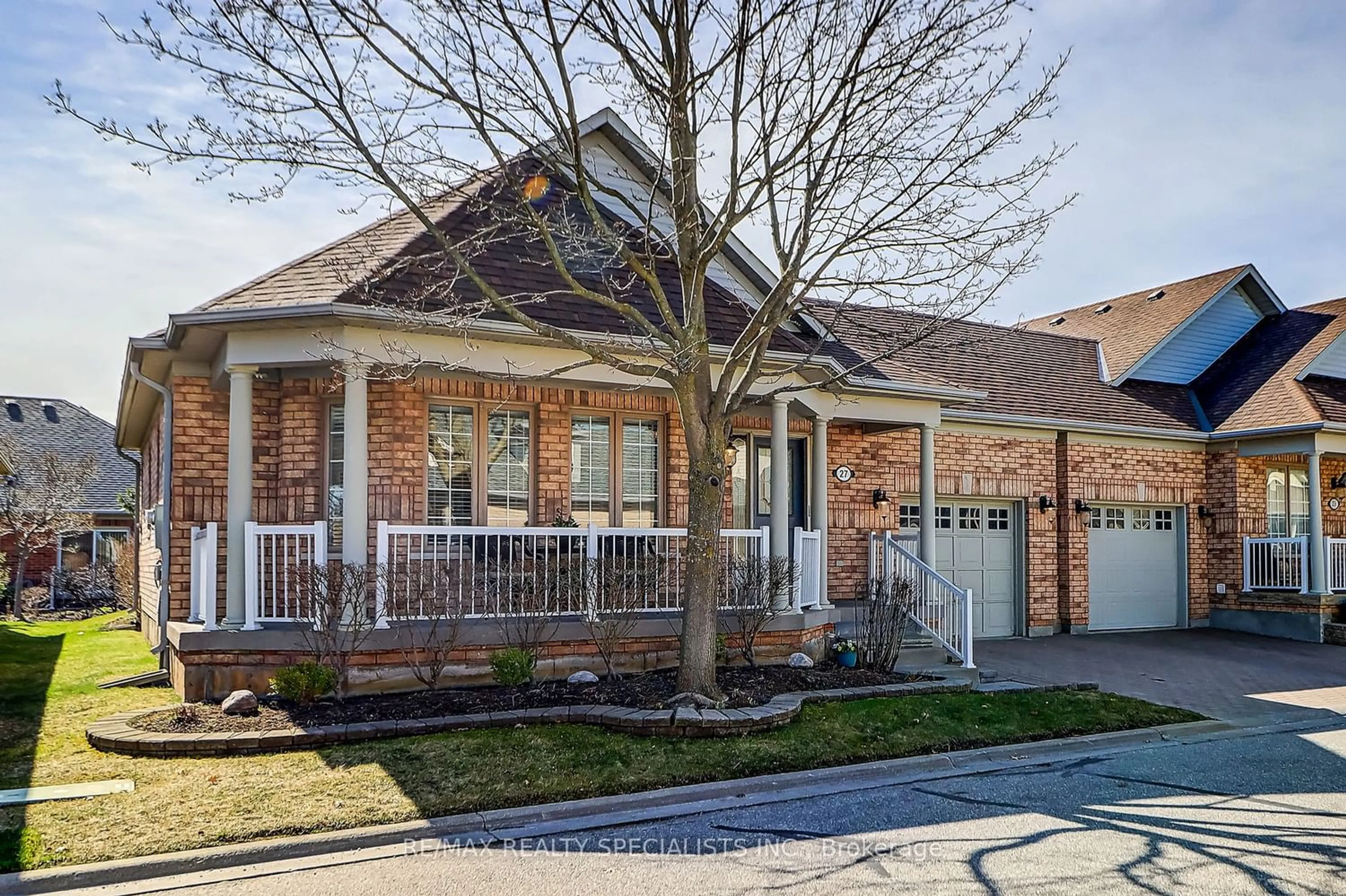 Home with brick exterior material for 27 Amberhill Tr, Brampton Ontario L6R 2R7