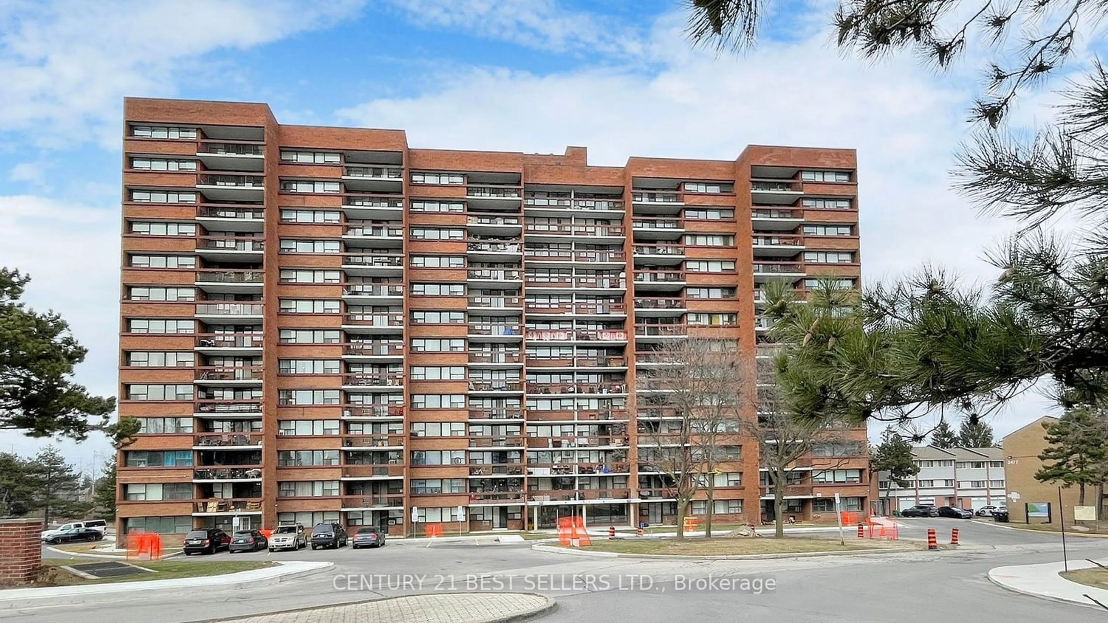 A pic from exterior of the house or condo for 3501 Glen Erin Dr #804, Mississauga Ontario L5L 2E9