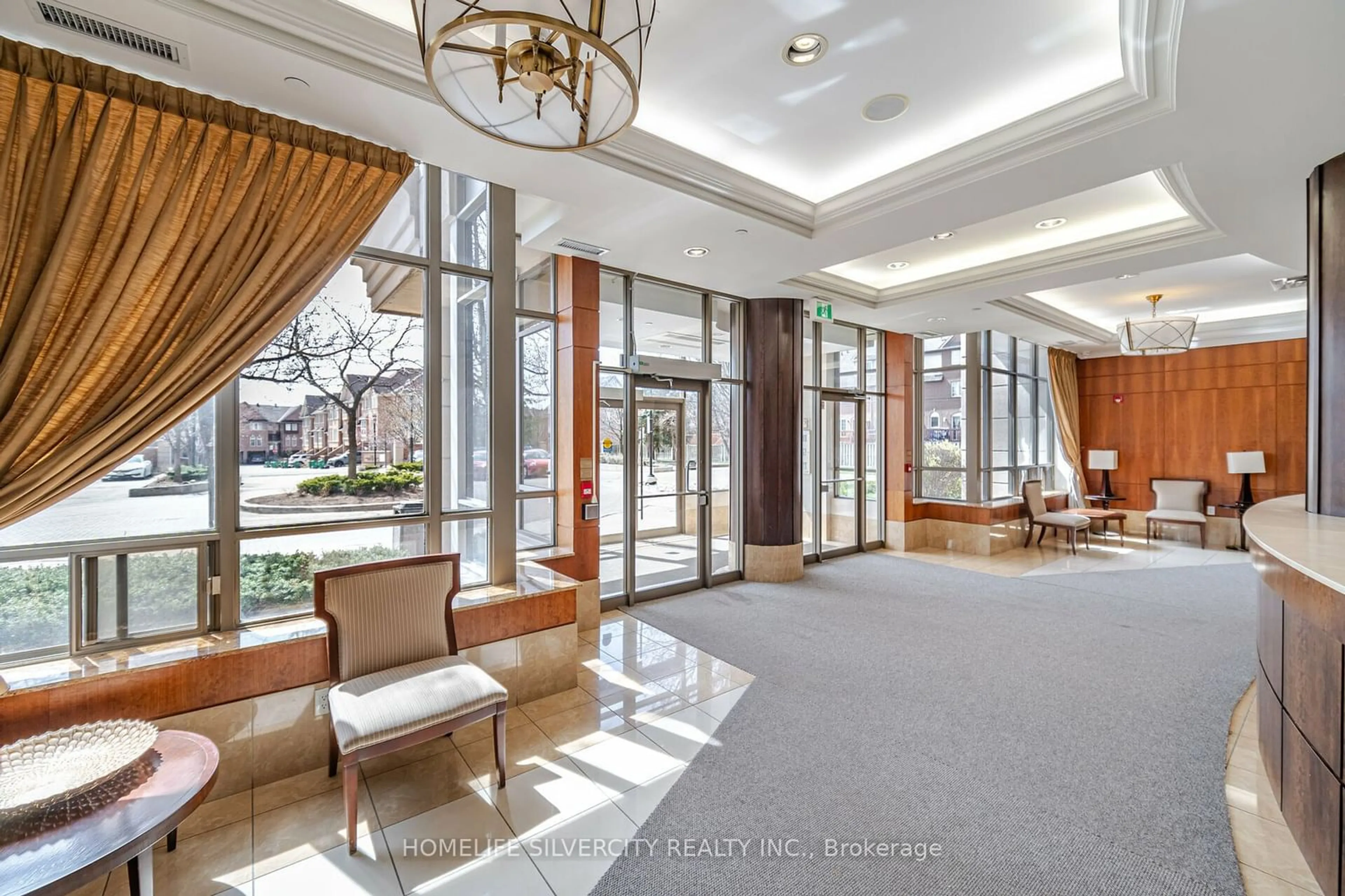 Indoor lobby for 55 Strathaven Dr #1210, Mississauga Ontario L5R 4G9