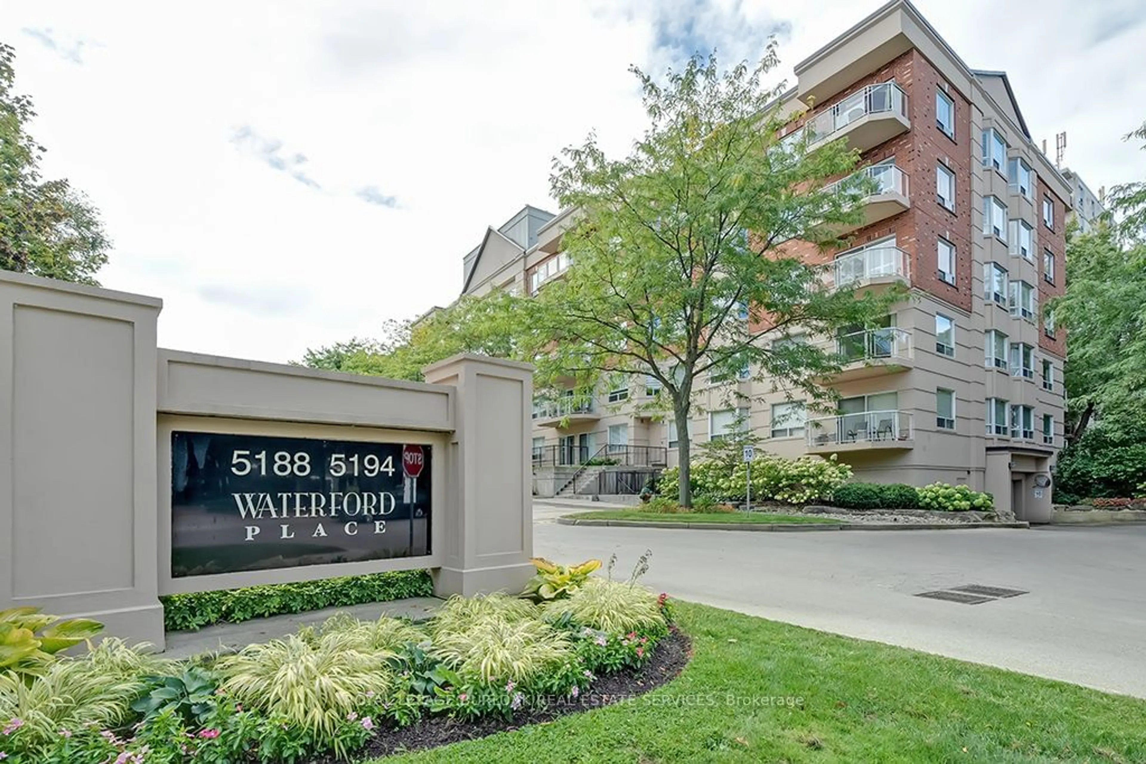 A pic from exterior of the house or condo for 5188 Lakeshore Rd #305, Burlington Ontario L7L 6P4