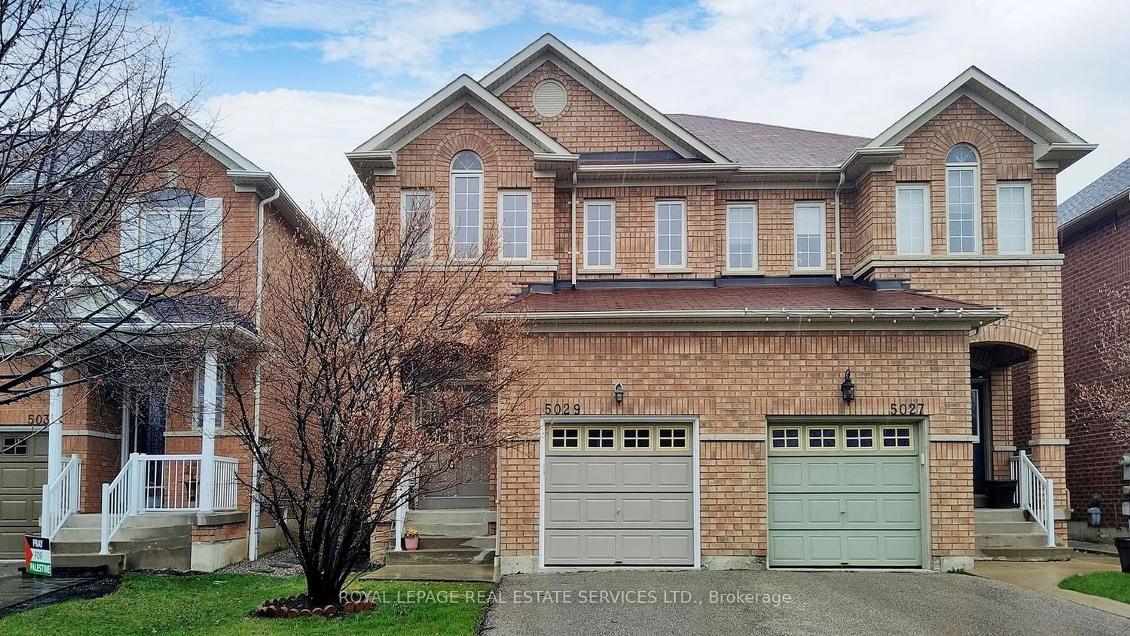 A pic from exterior of the house or condo for 5029 Perennial Dr, Mississauga Ontario L5M 7T2