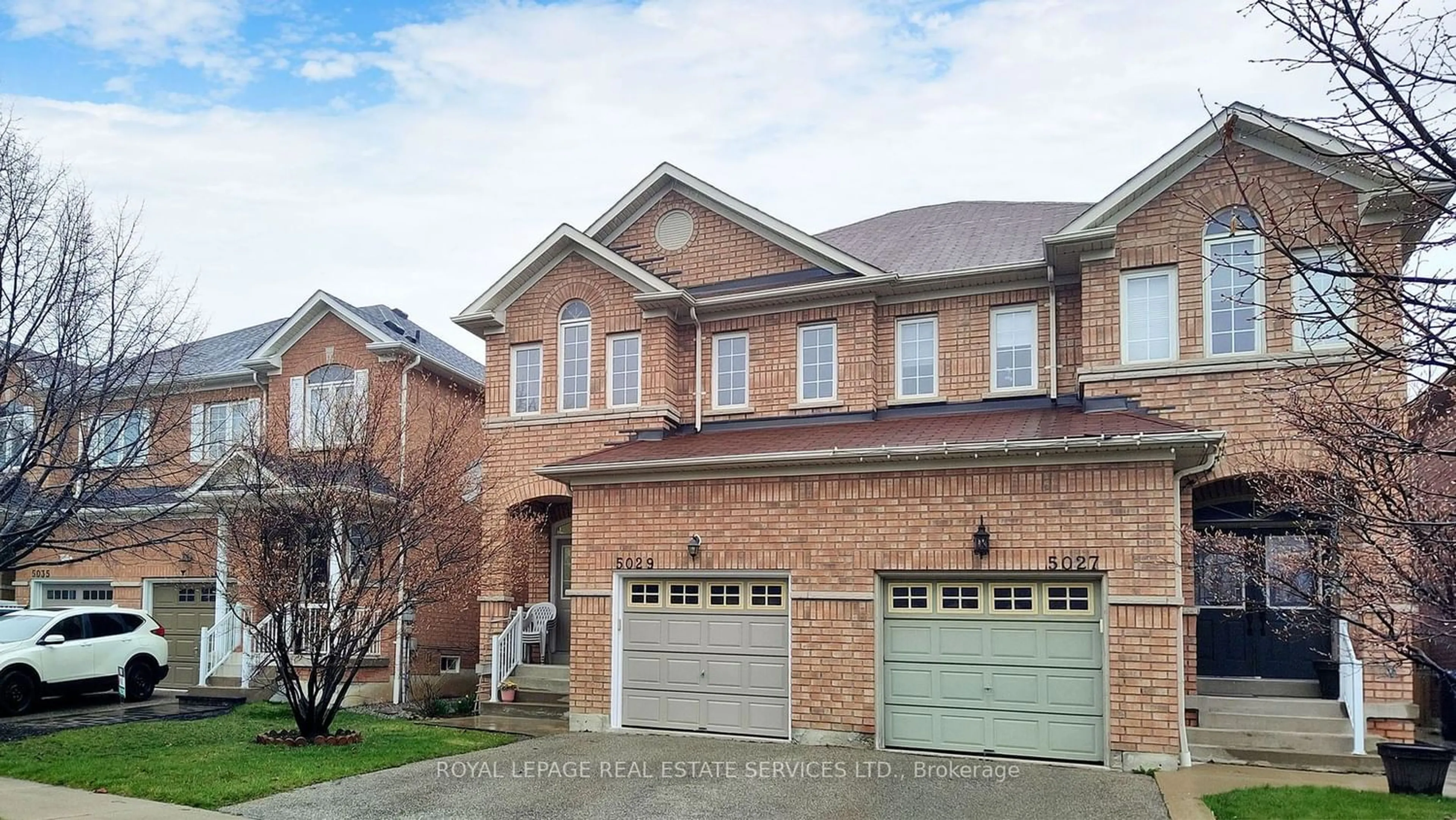 A pic from exterior of the house or condo for 5029 Perennial Dr, Mississauga Ontario L5M 7T2