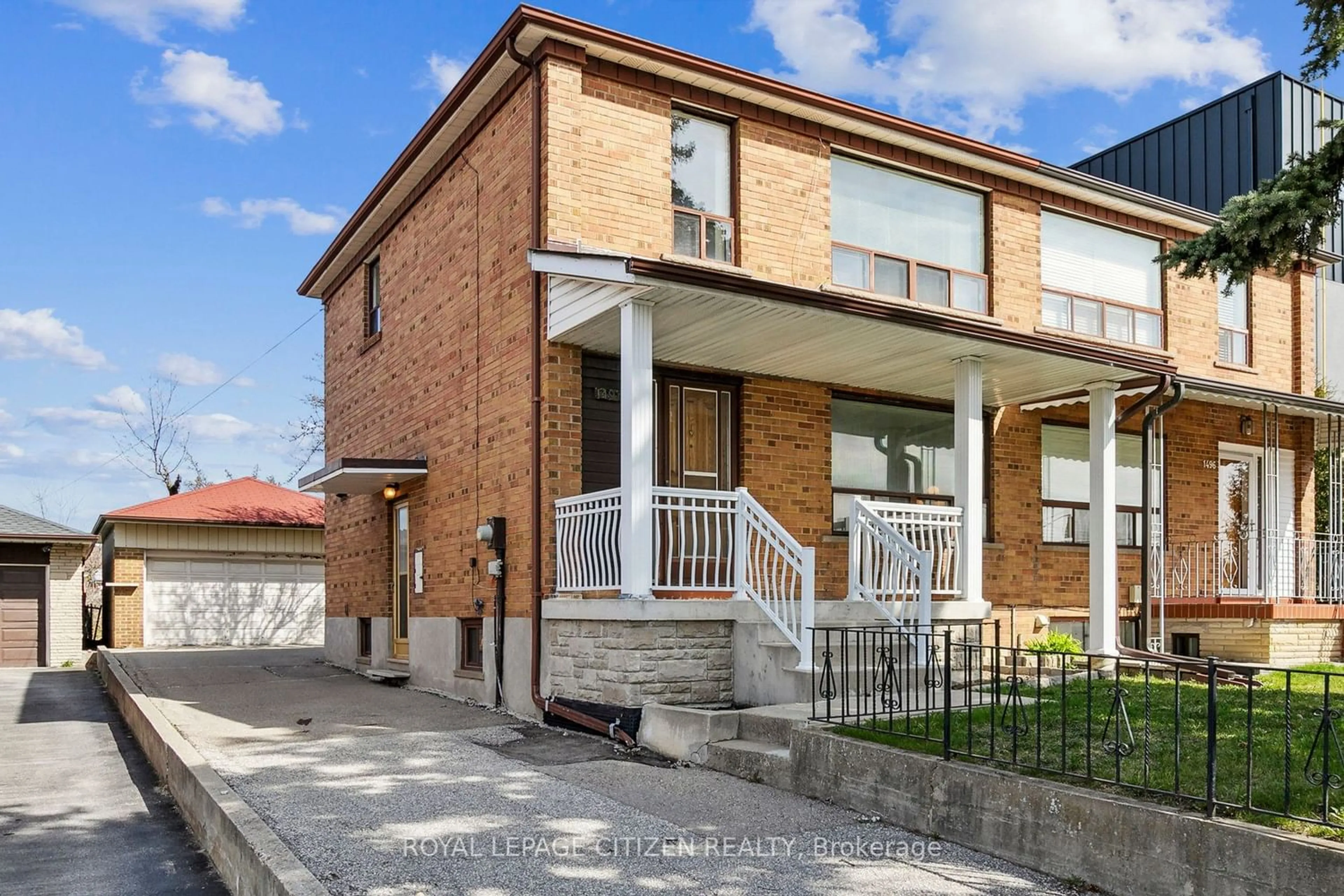 A pic from exterior of the house or condo for 1498 Lawrence Ave, Toronto Ontario M6L 1B6