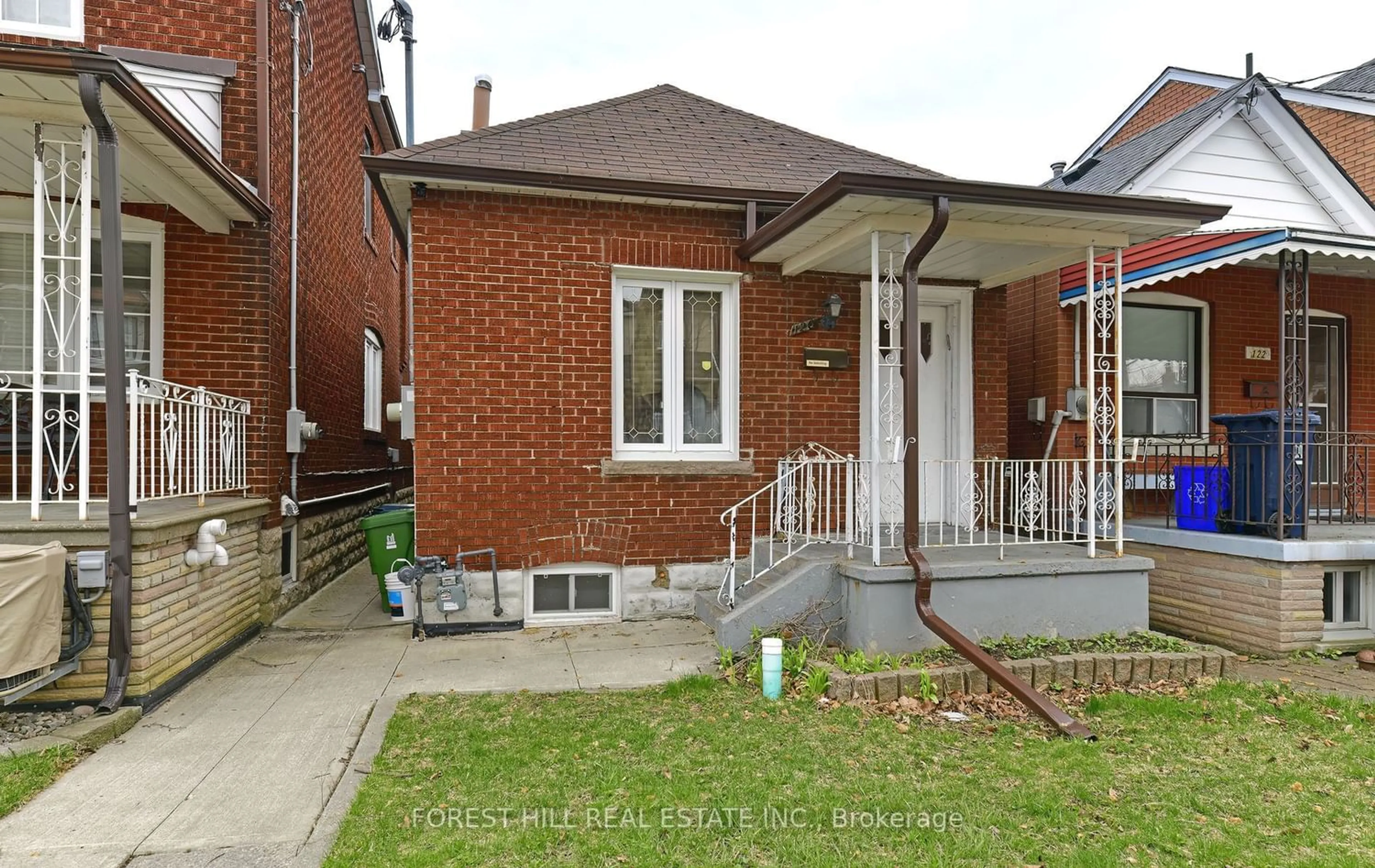 Home with brick exterior material for 120 Earlscourt Ave, Toronto Ontario M6E 4A9