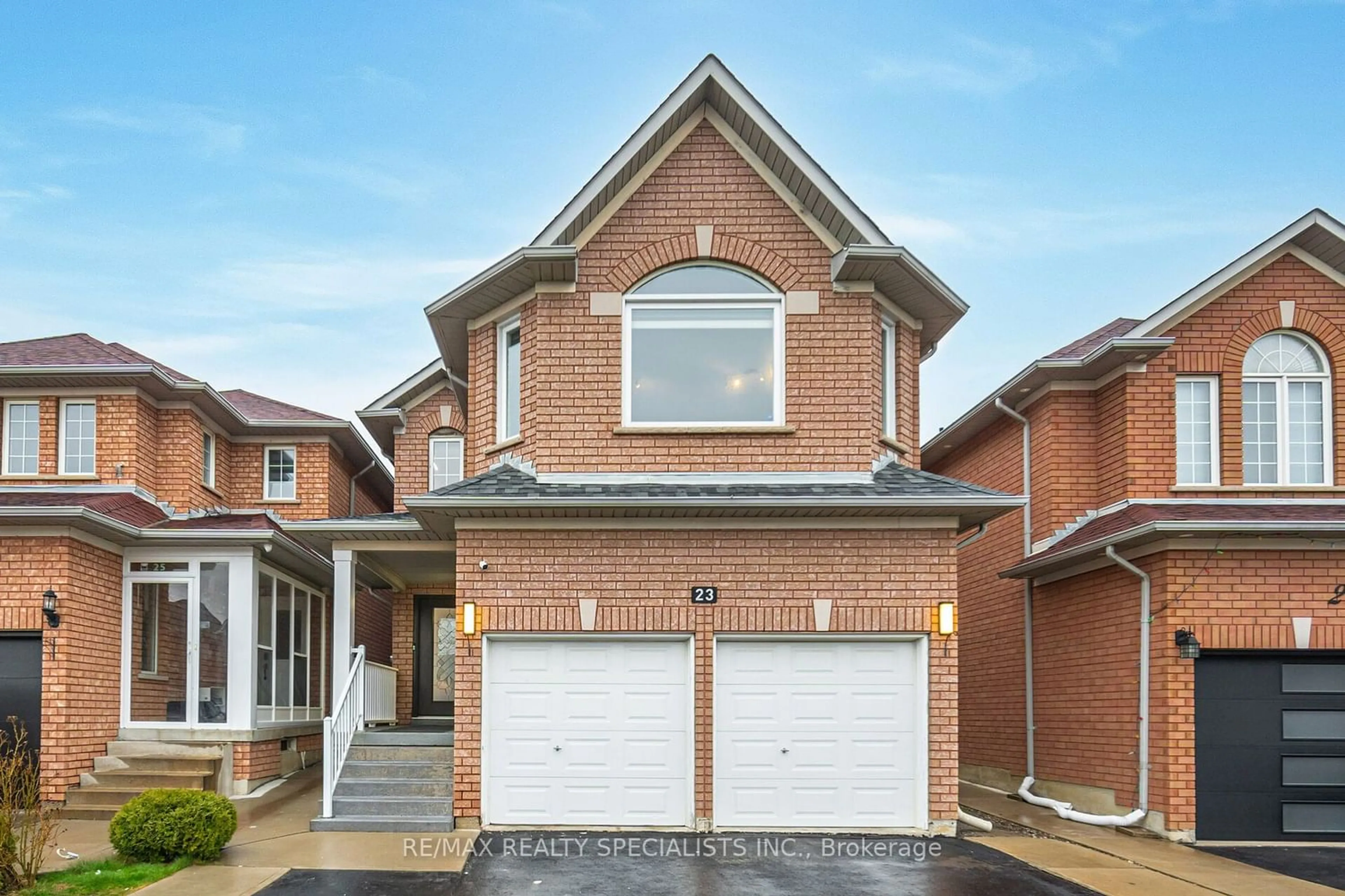 Home with brick exterior material for 23 Tigerlily Pl, Brampton Ontario L6R 2C6