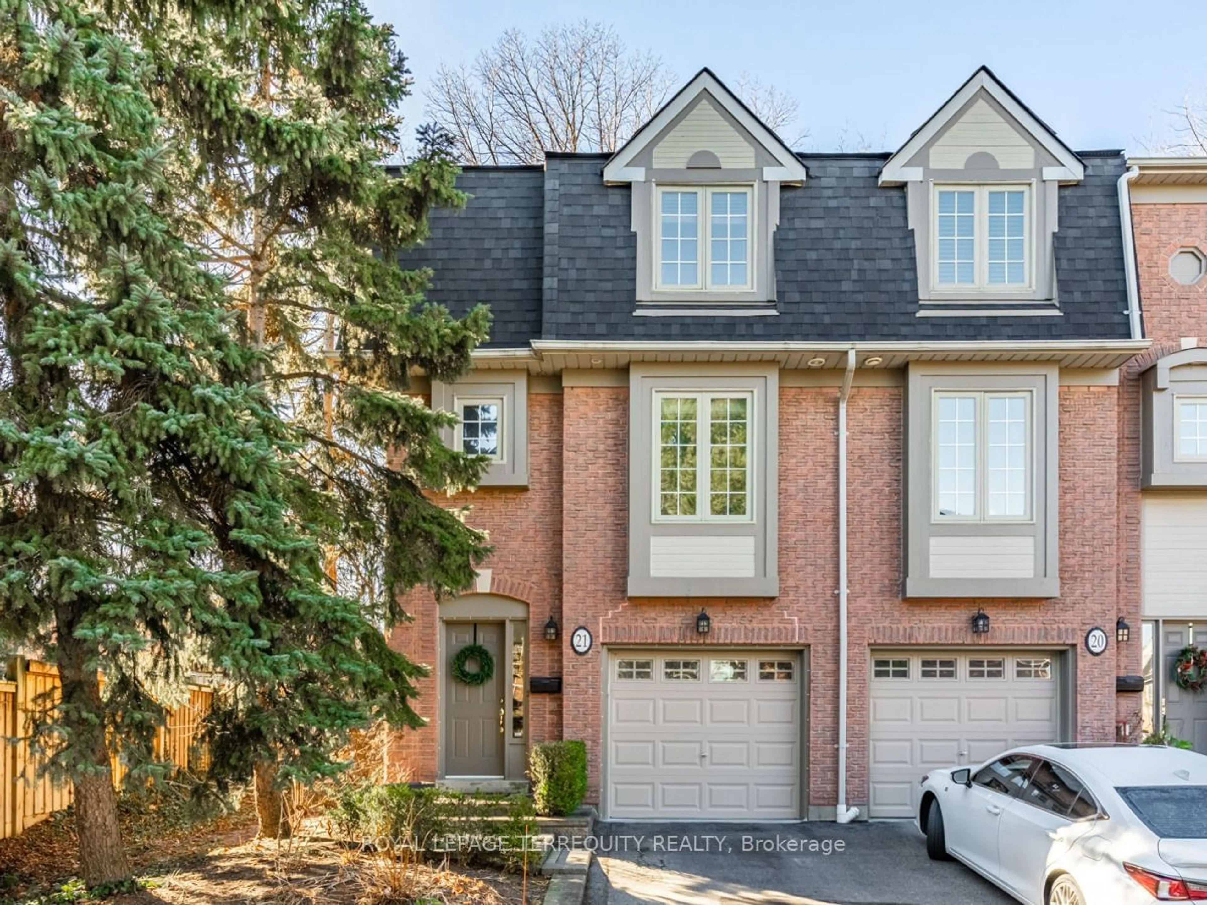 Home with brick exterior material for 3140 Fifth Line #21, Mississauga Ontario L5L 1A2