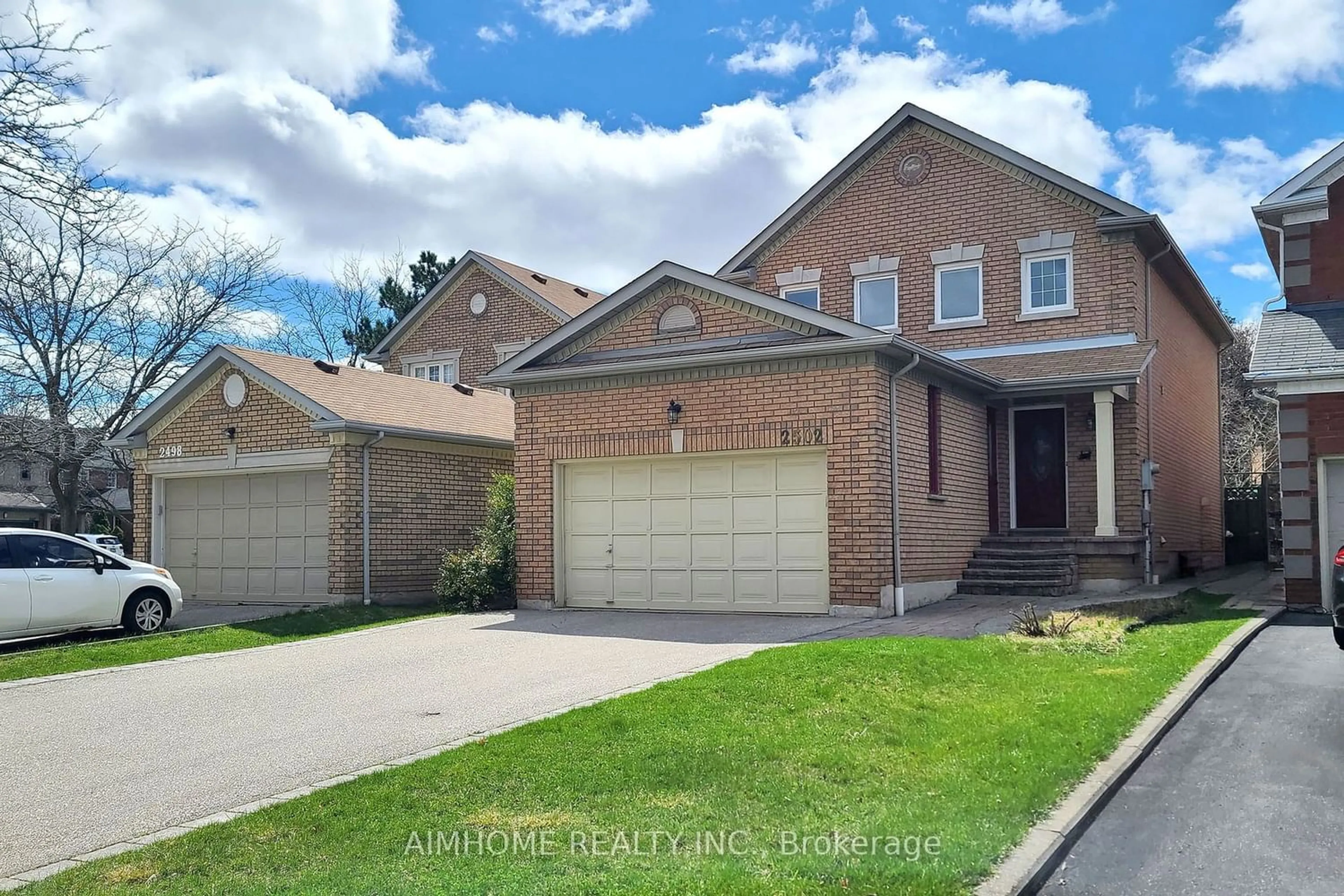 Frontside or backside of a home for 2502 Burnford Tr, Mississauga Ontario L5M 5E4