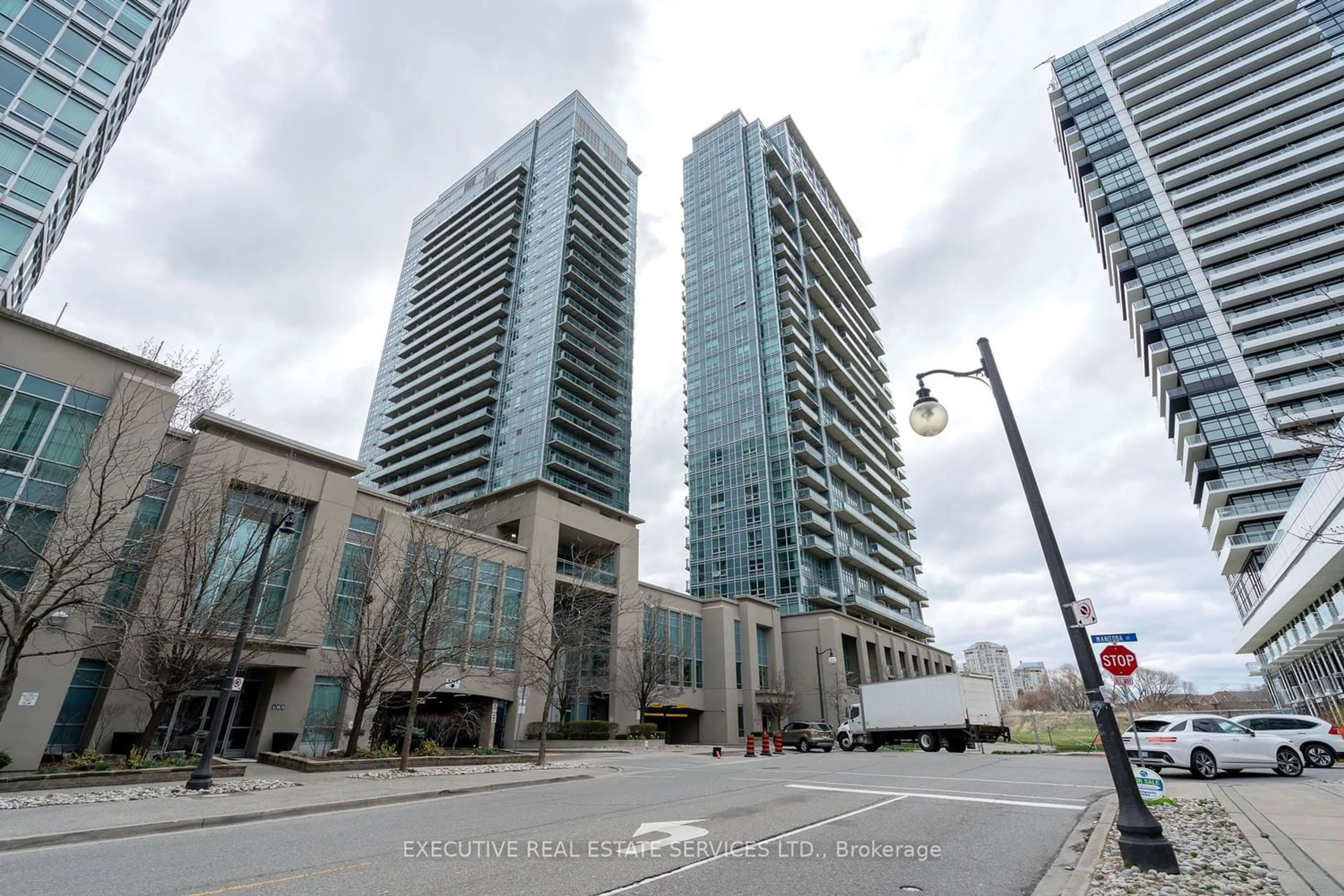 A pic from exterior of the house or condo for 155 Legion Rd Rd #808, Toronto Ontario M8Y 0A7