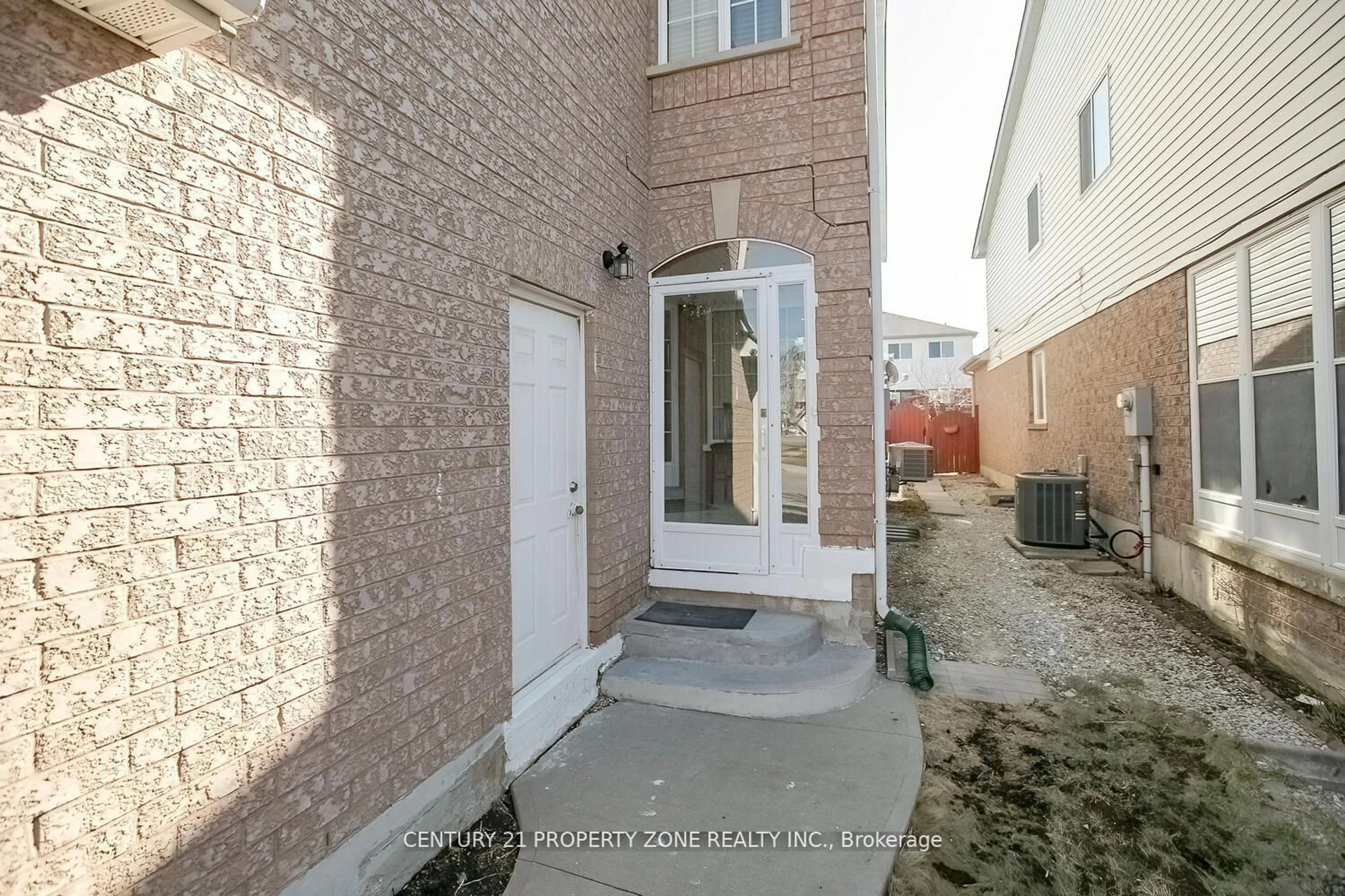 A pic from exterior of the house or condo for 76 Larkspur Rd, Brampton Ontario L6R 1X2