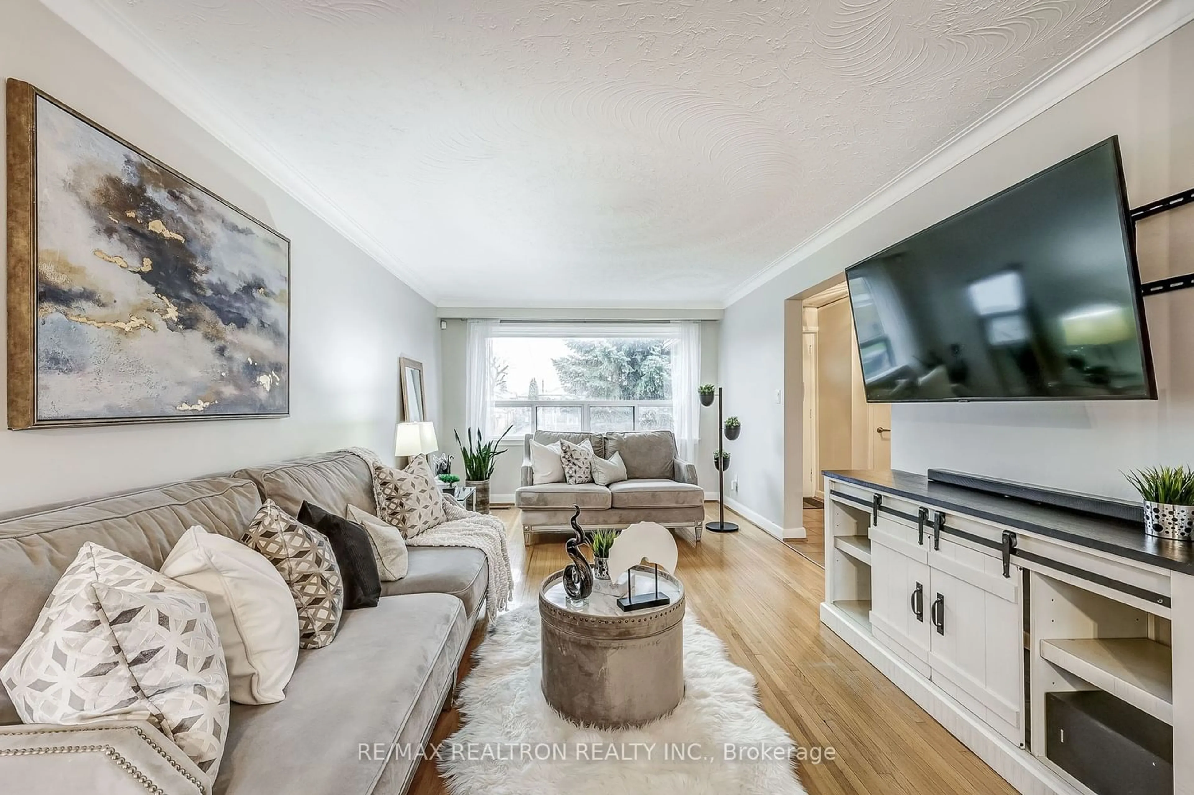 Living room for 52 Kanarick Cres, Toronto Ontario M3L 1P4