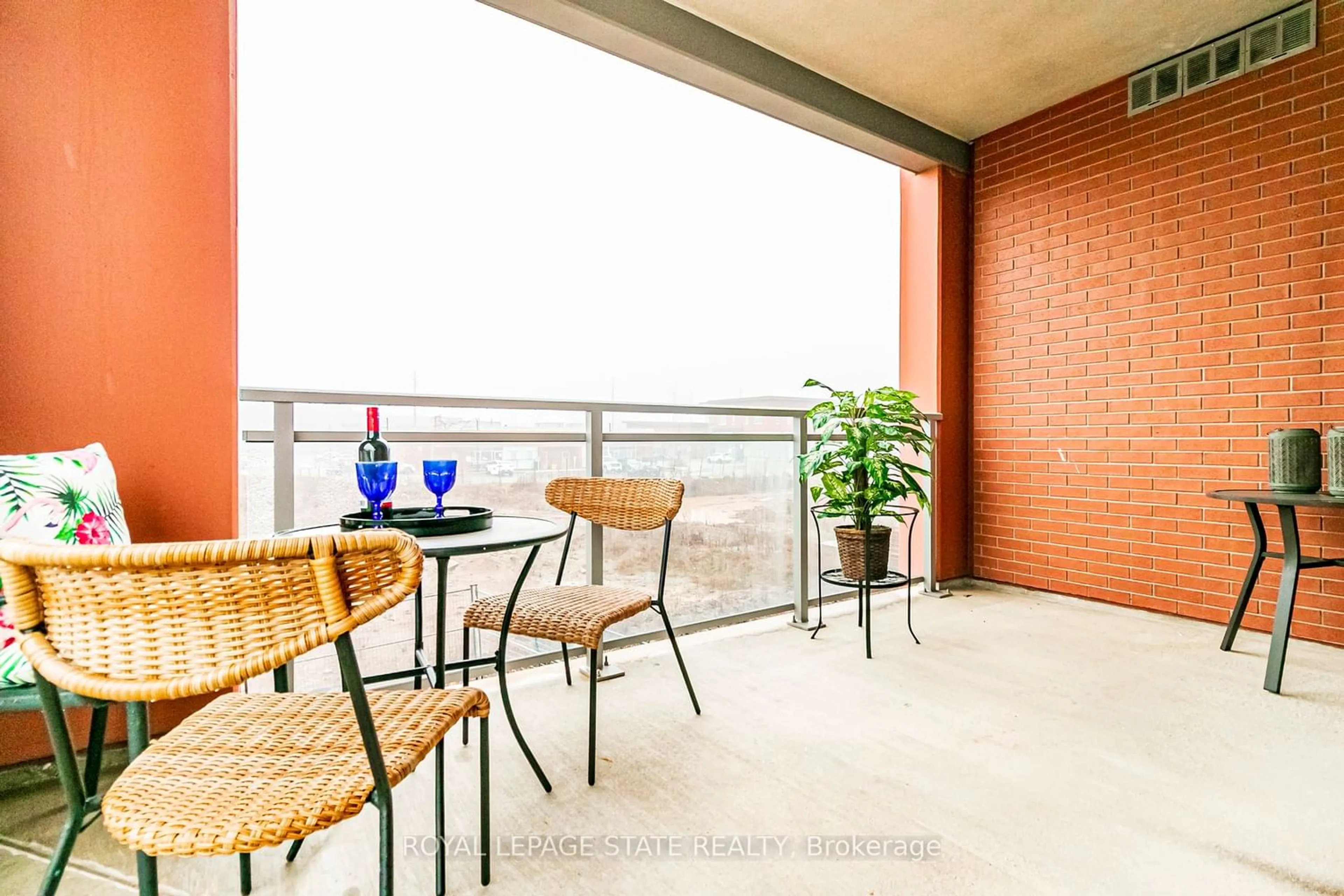Balcony in the apartment for 4040 Upper Middle Rd #209, Burlington Ontario L7M 0H2