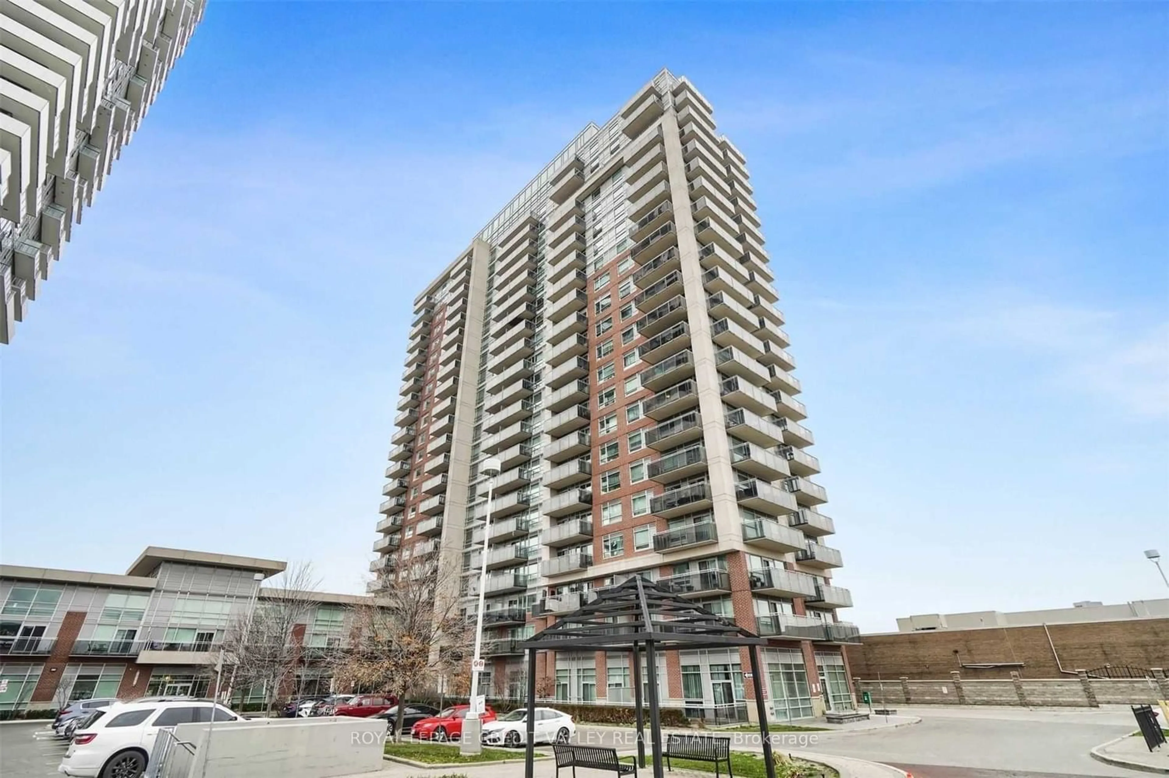 A pic from exterior of the house or condo for 215 Queen St #1501, Brampton Ontario L6W 0A9