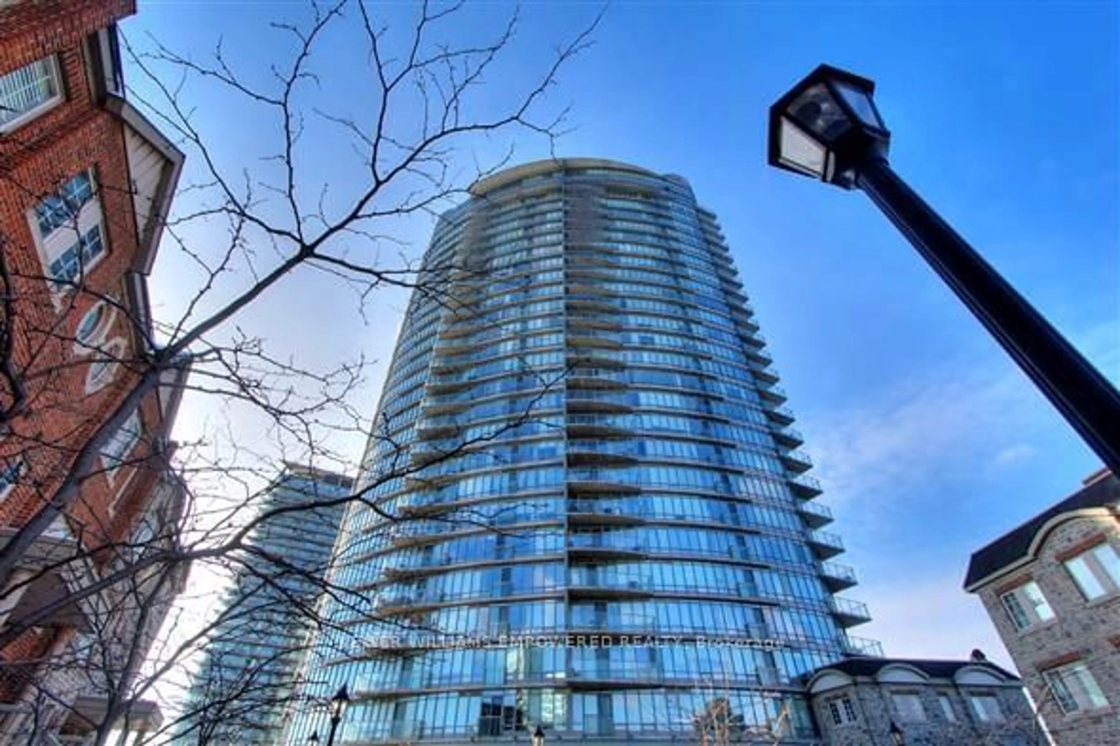 A pic from exterior of the house or condo for 15 Windermere Ave #1007, Toronto Ontario M6S 5A2