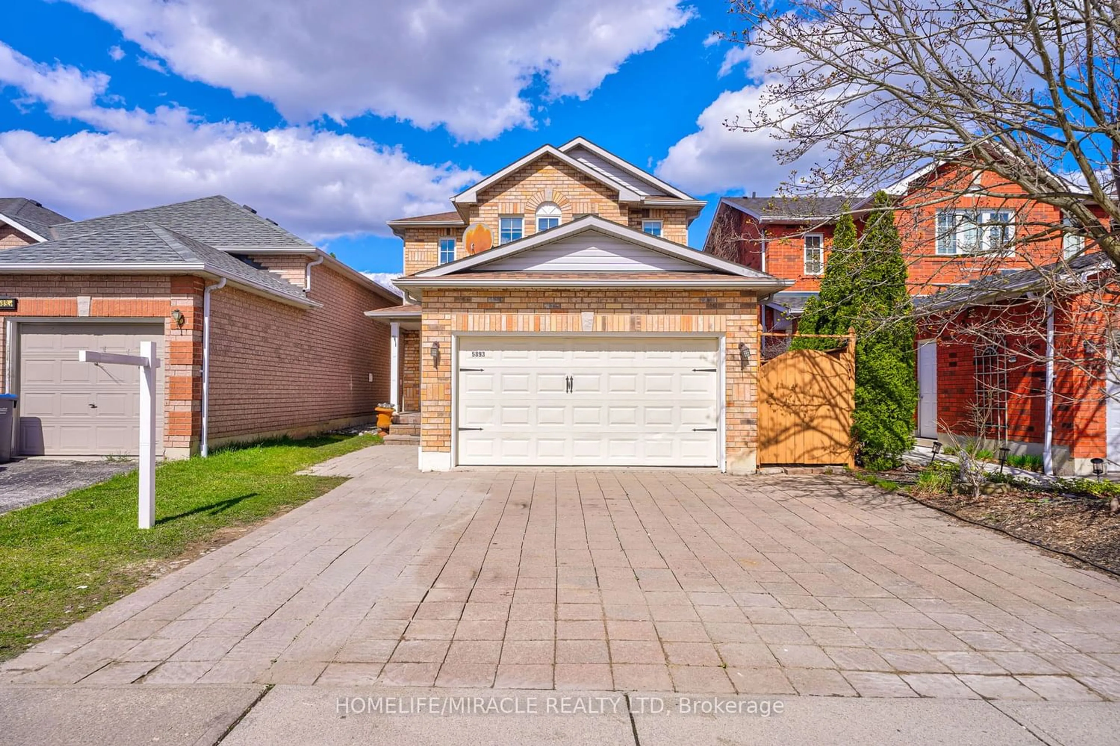 Frontside or backside of a home for 5893 Sidmouth St, Mississauga Ontario L5V 2K1