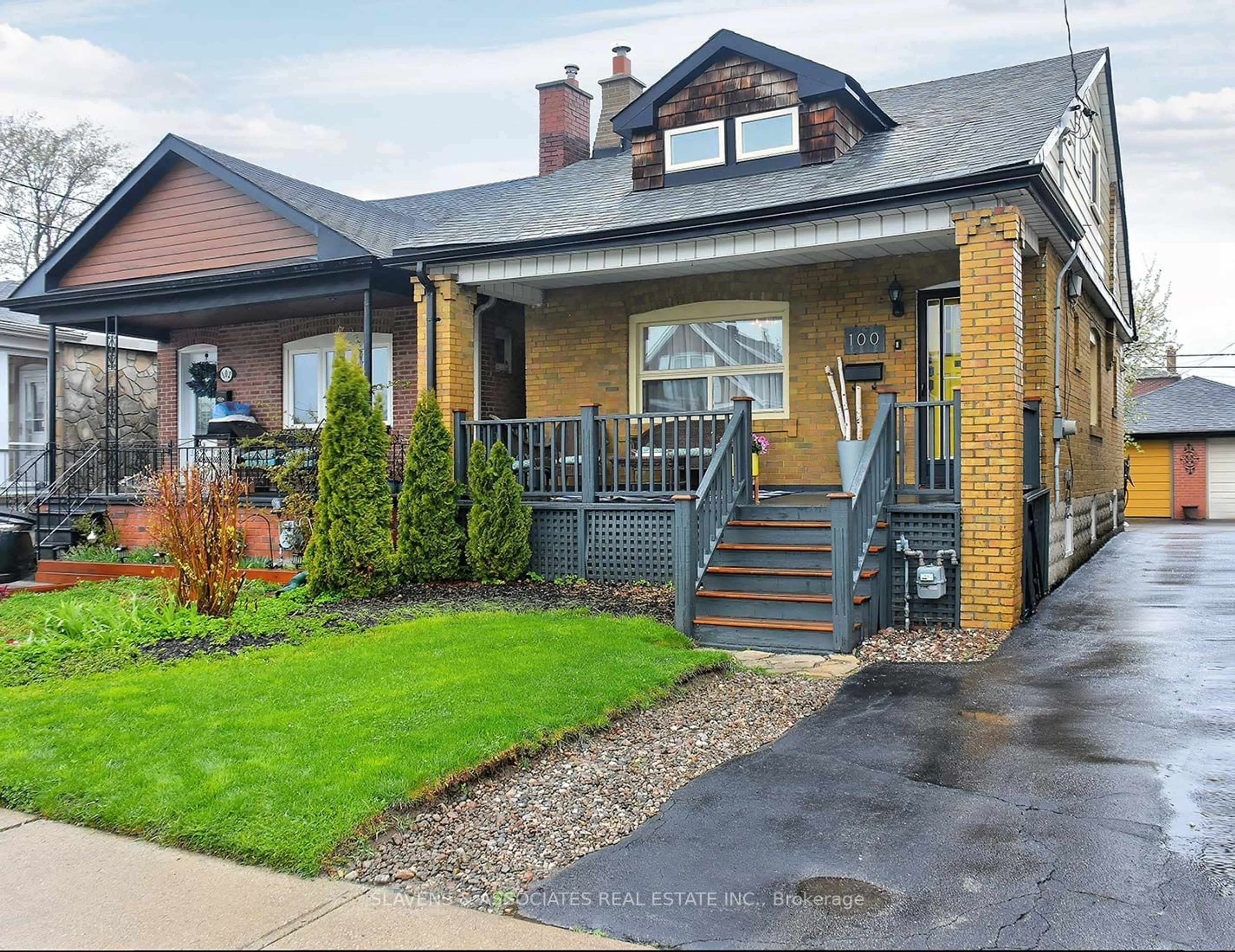 Frontside or backside of a home for 100 Belgravia Ave, Toronto Ontario M6E 2M5