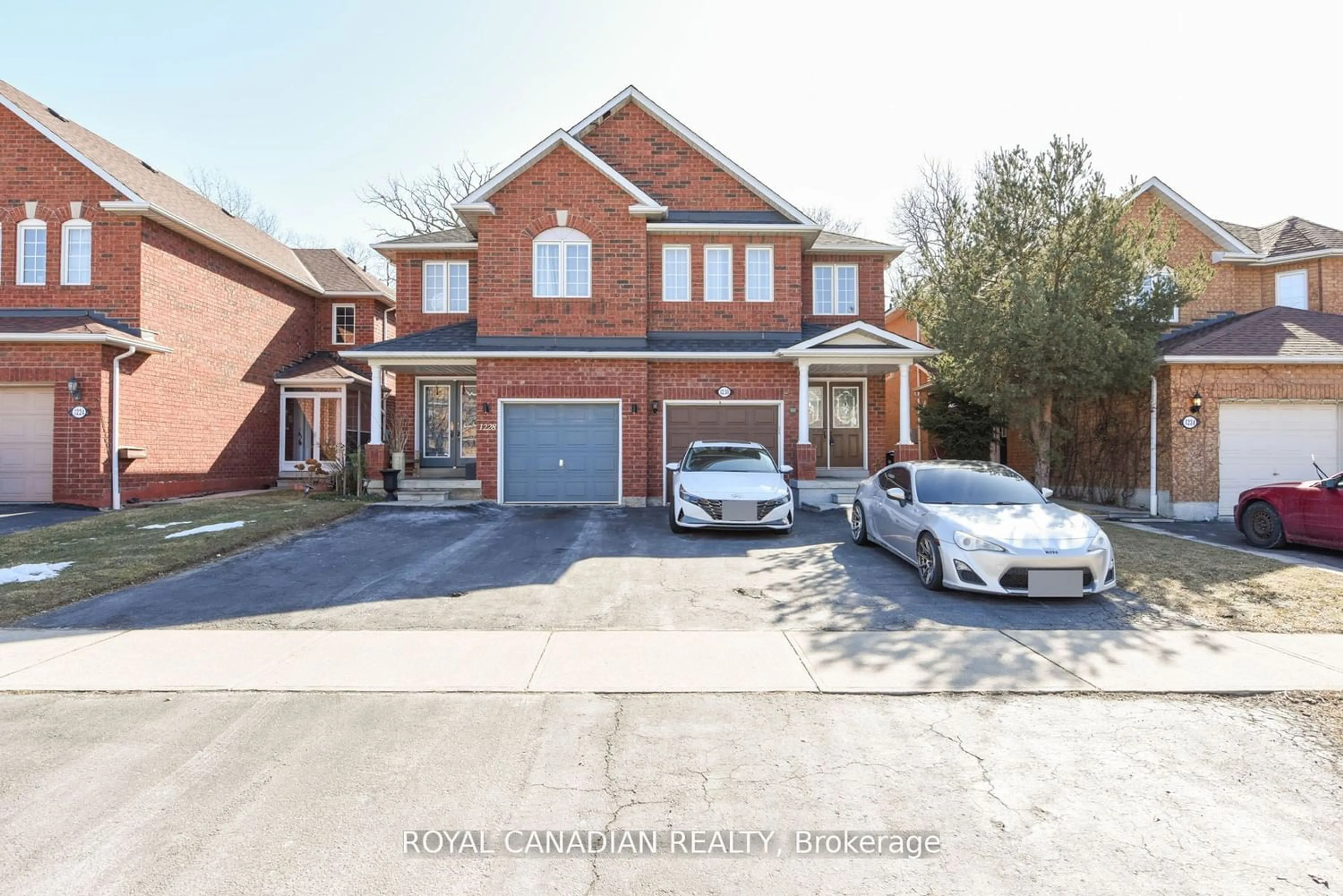 Home with brick exterior material for 1230 Prestonwood Cres, Mississauga Ontario L5V 2V3